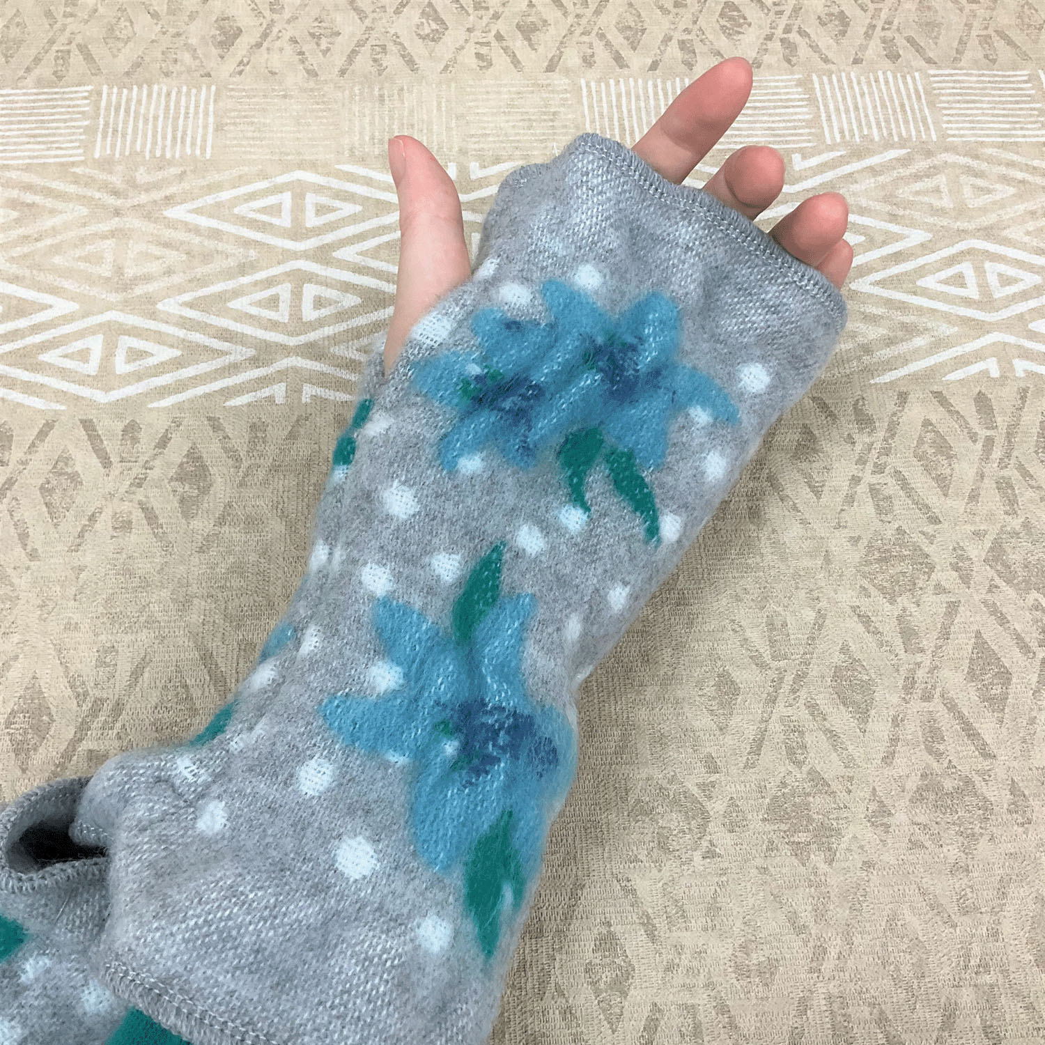 ラシクモア リリィドット ハンドウォーマー - 画像3