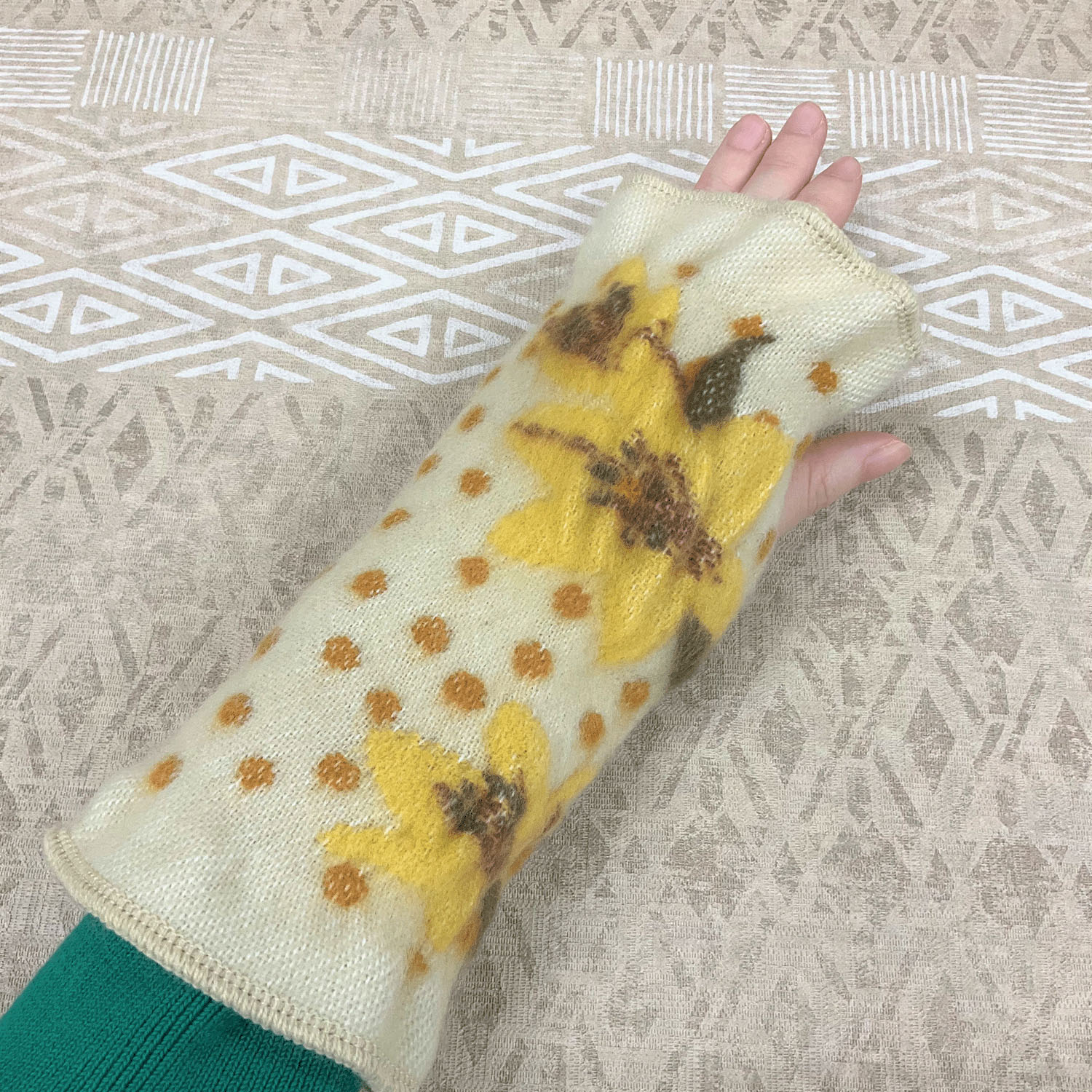 ラシクモア リリィドット ハンドウォーマー - 画像5