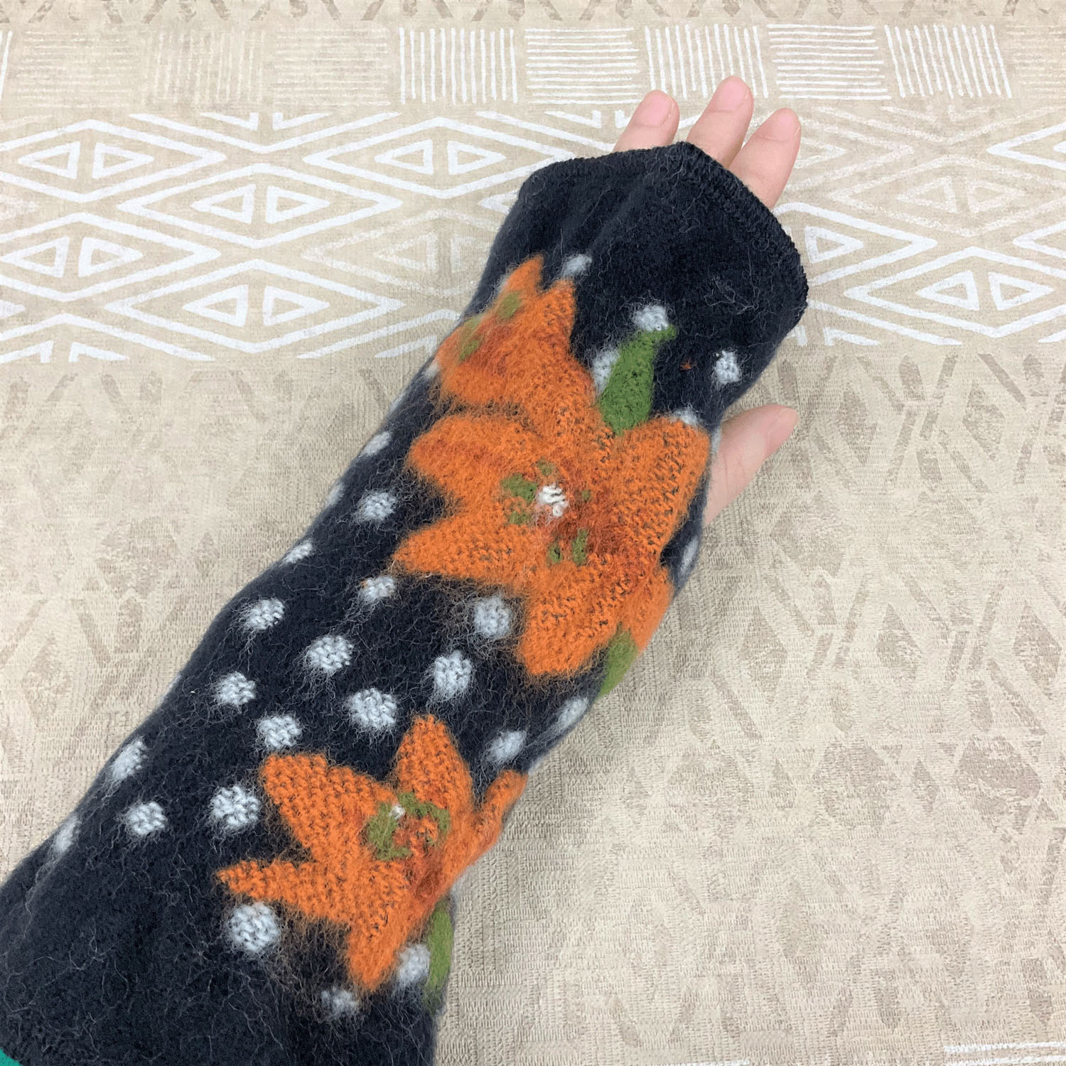 ラシクモア リリィドット ハンドウォーマー - 画像7