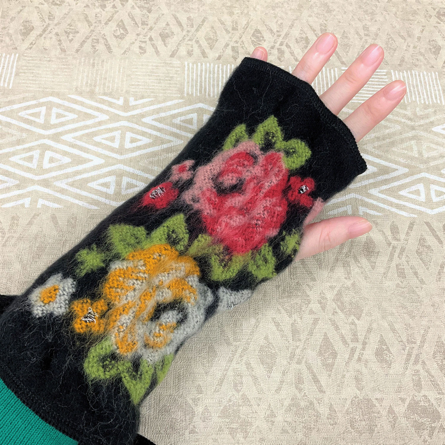 【チャコールグレー終了】ラシクモア ダブルローズ ハンドウォーマー - 画像7