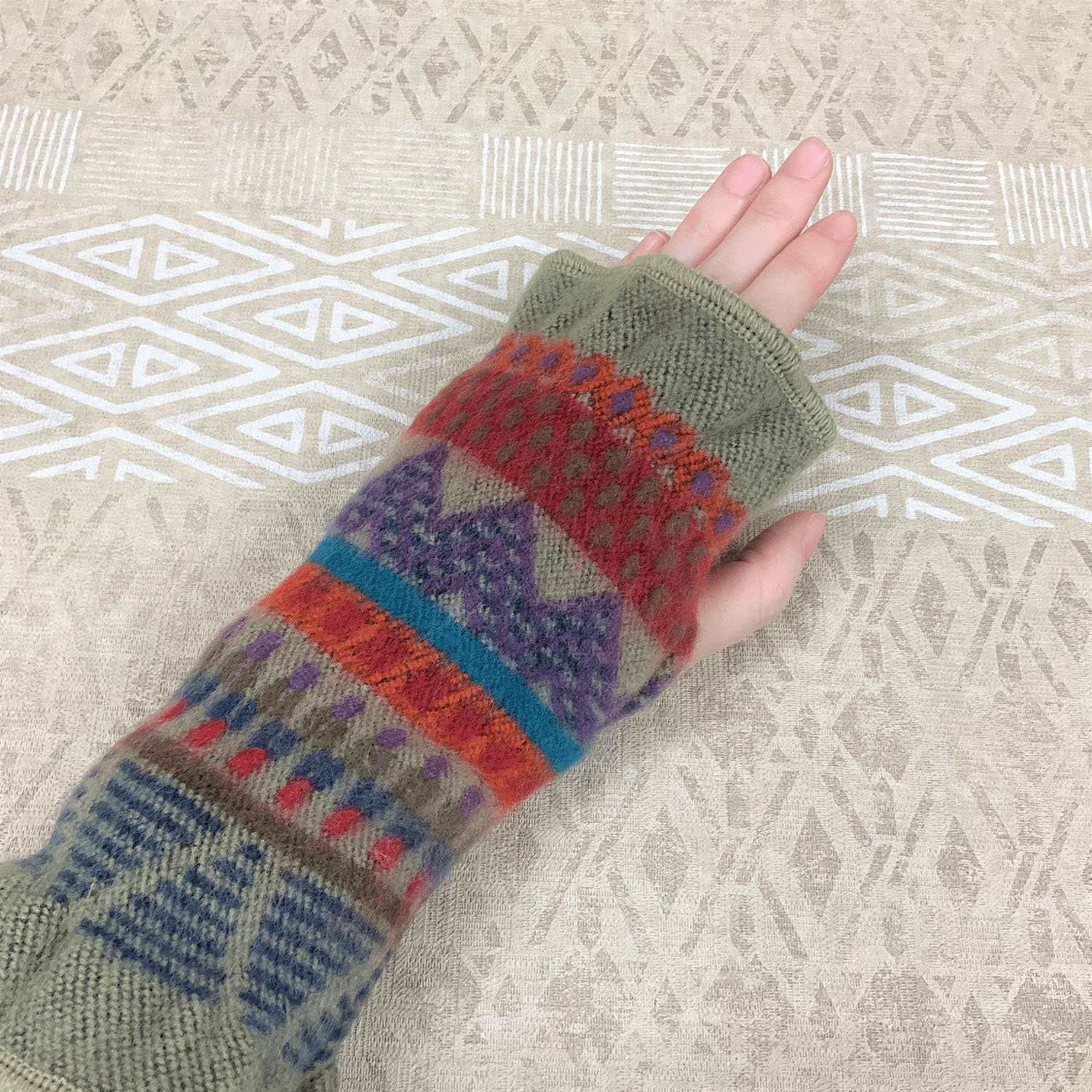 ラシクモア エスニック ハンドウォーマー - 画像5