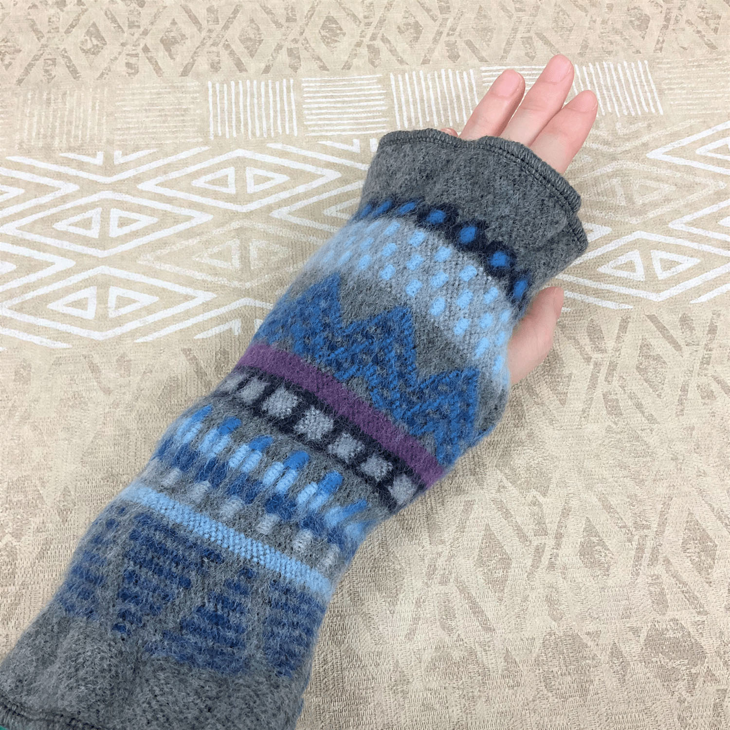 ラシクモア エスニック ハンドウォーマー - 画像8