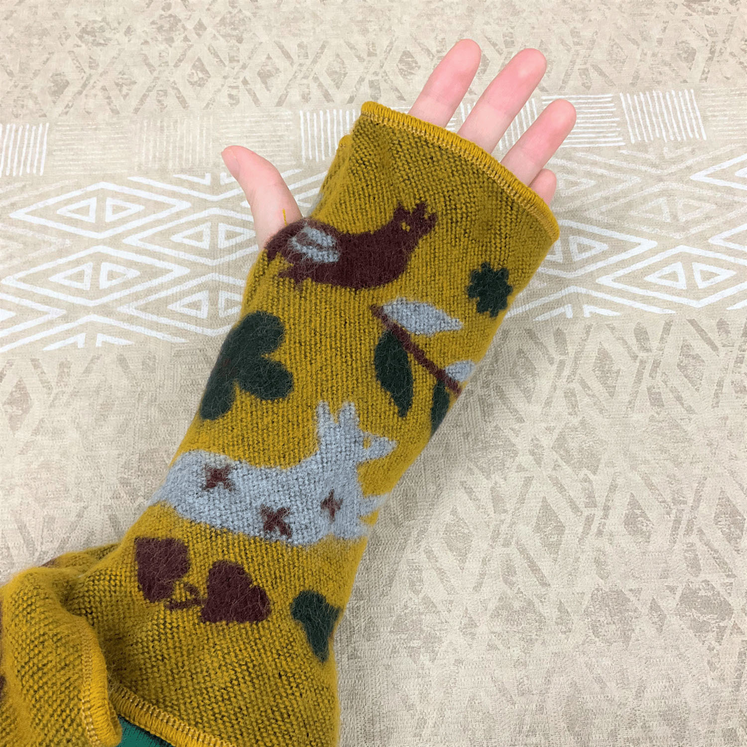 【チャコールグレー終了】ラシクモア アニマルフォレスト ハンドウォーマー - 画像5