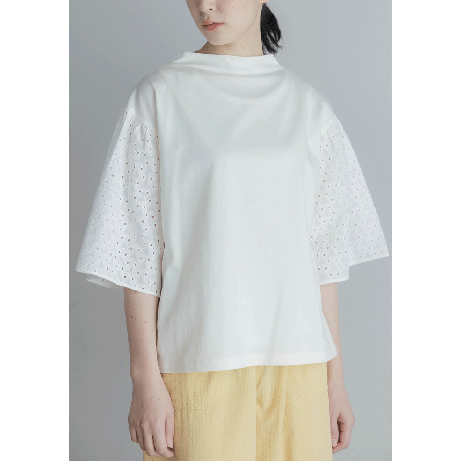 LILASIC エンブロイダリースリーブプルオーバー