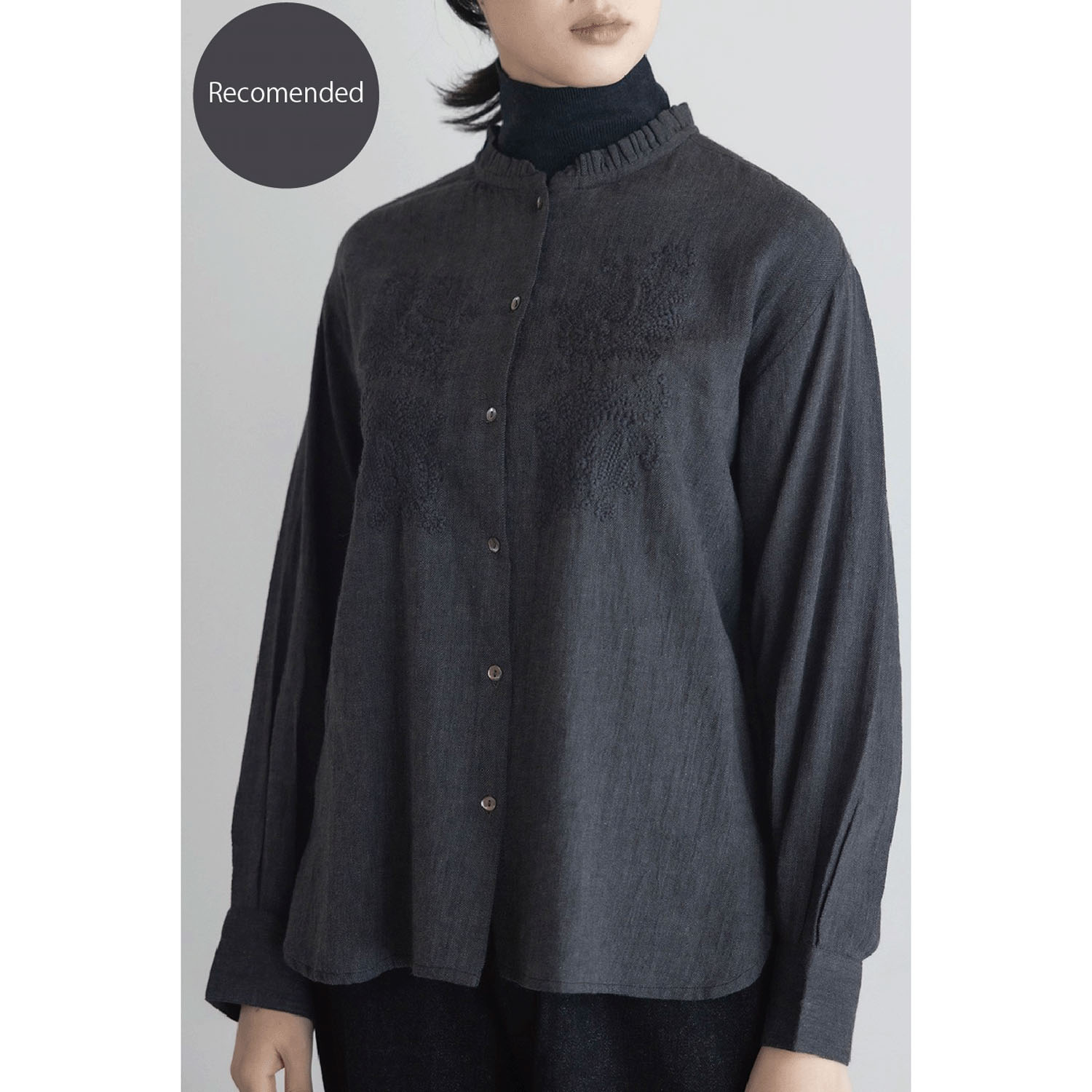 LILASIC フリルカラー刺しゅうブラウス