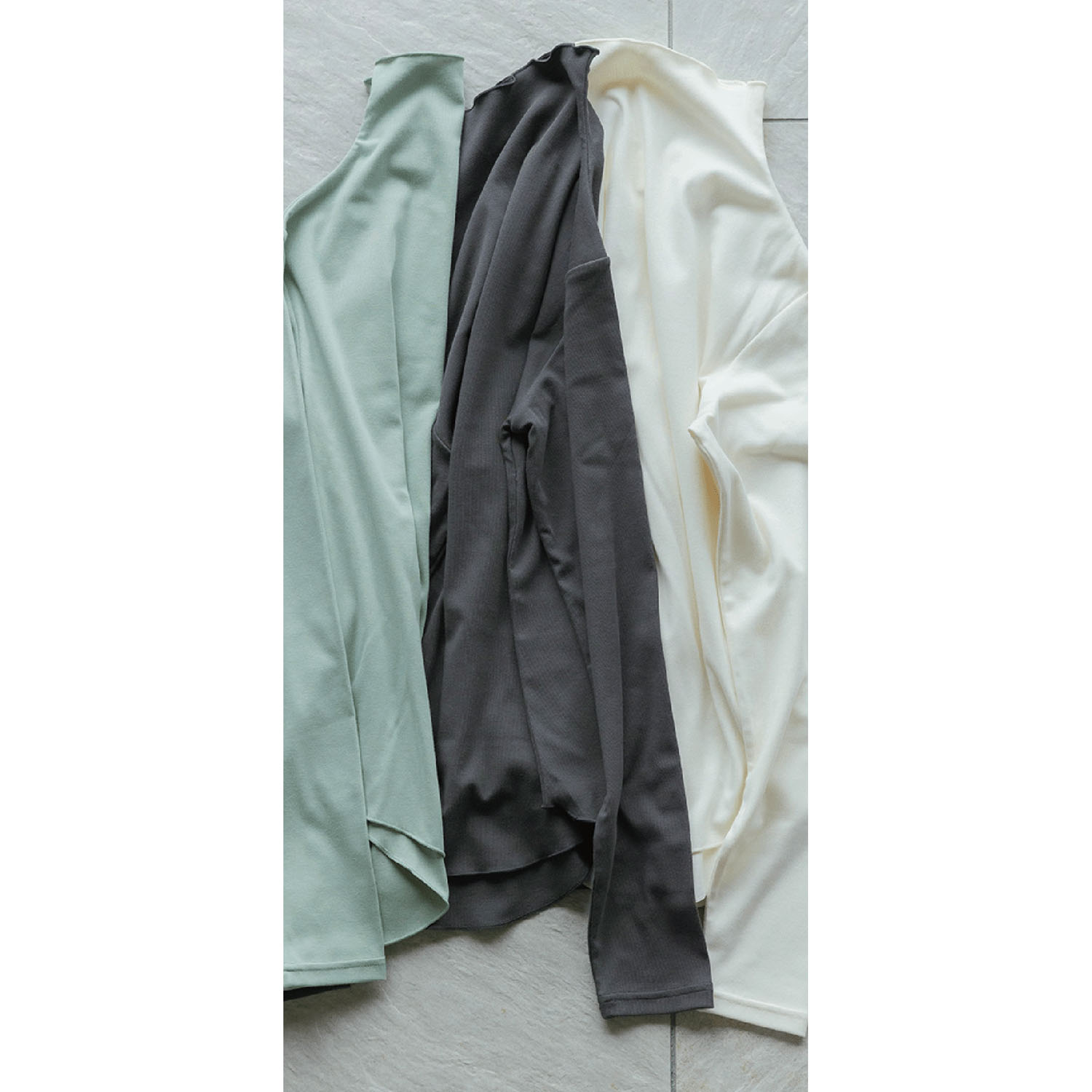 LILASIC ベアフライスボトルネックプルオーバー - 画像2