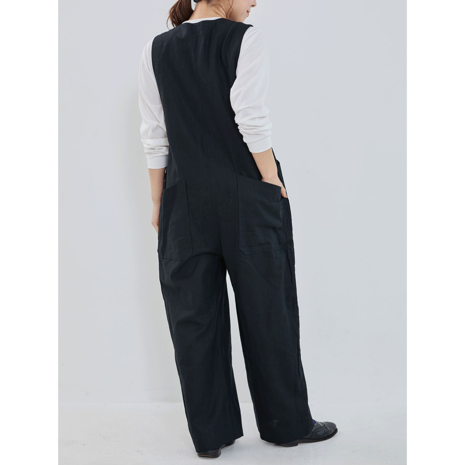 YURK geniet van リネンコットンヘリンボンVネックサロペット - 画像4