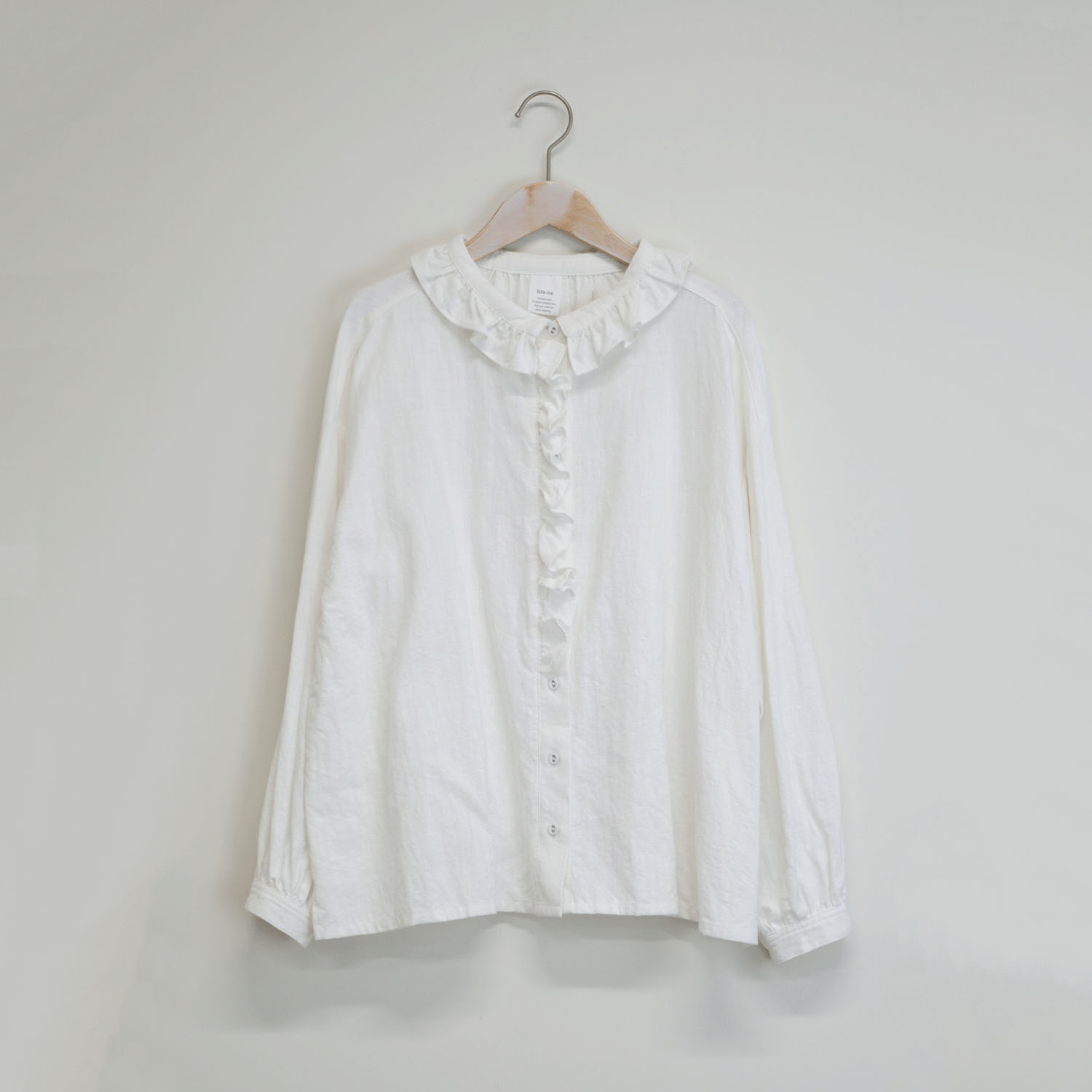 ista－ire 綿麻サンドウォッシュ フリルカラーブラウス - 画像5
