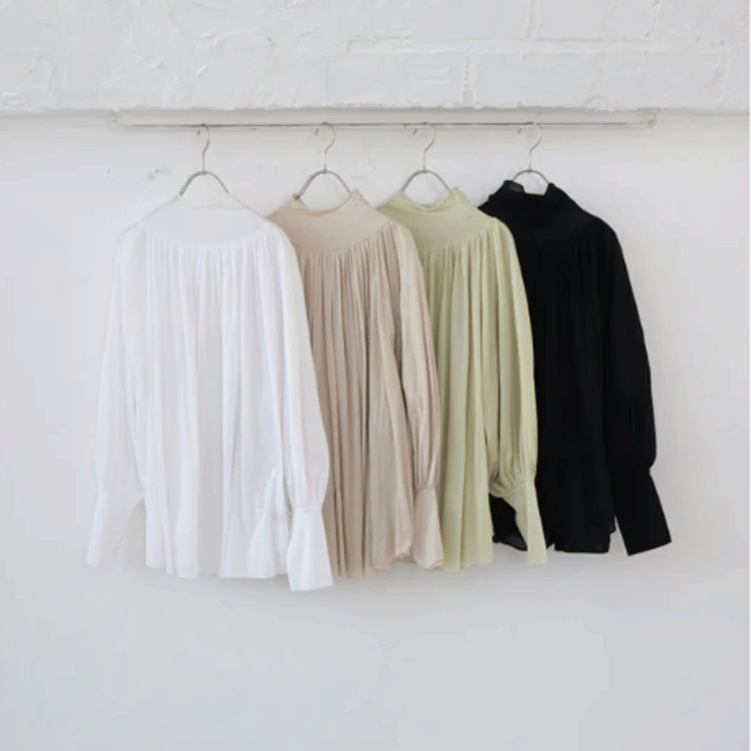 doux bleu タートルギャザーブラウス