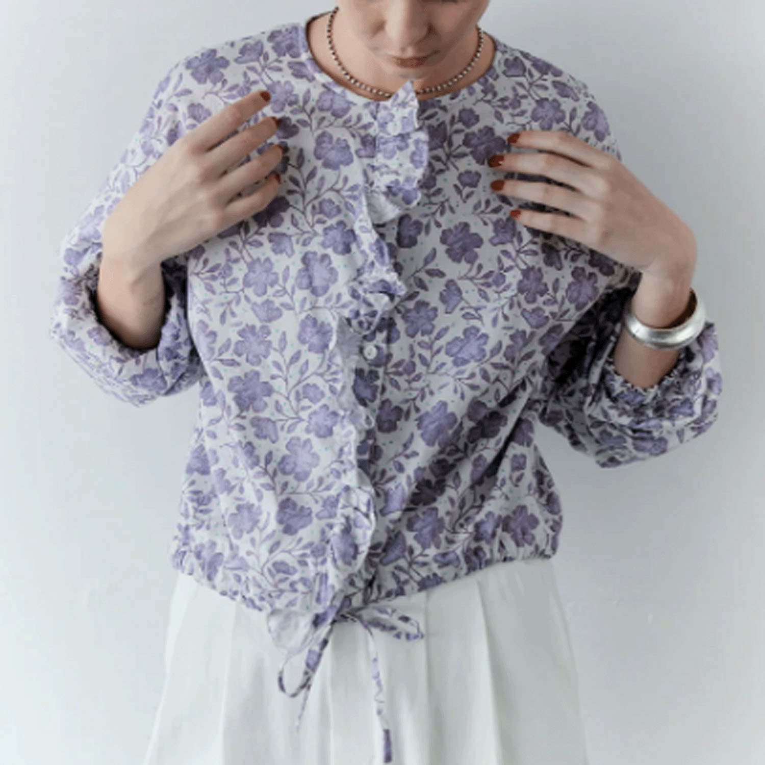 doux bleu フラワーモダンプリントフリルブラウス - 画像7