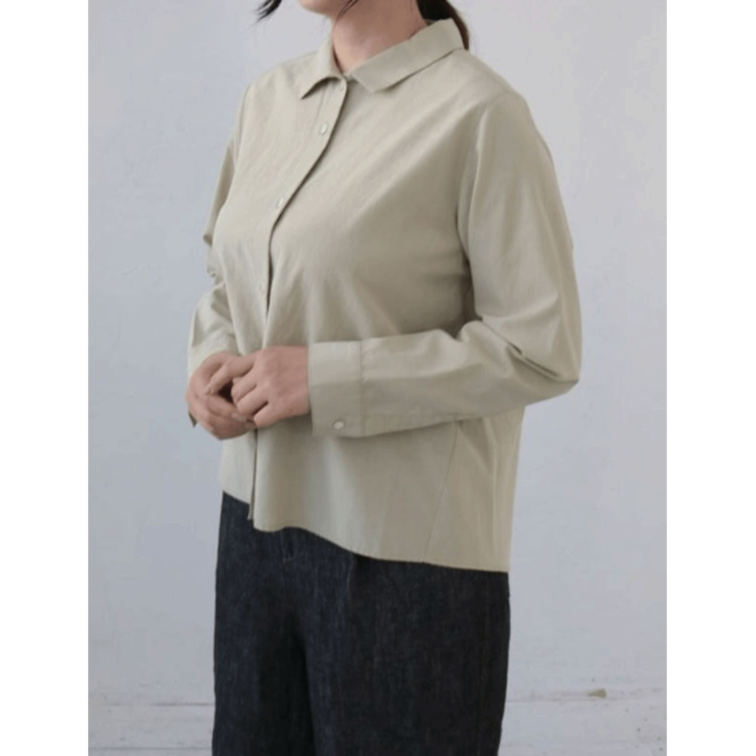 YARRA フラットカラーオープンブラウス - 画像10