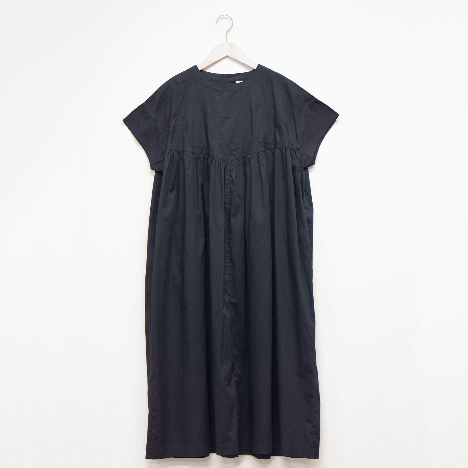 ista－ire ポプリン ダリア刺繍ワンピース - 画像6