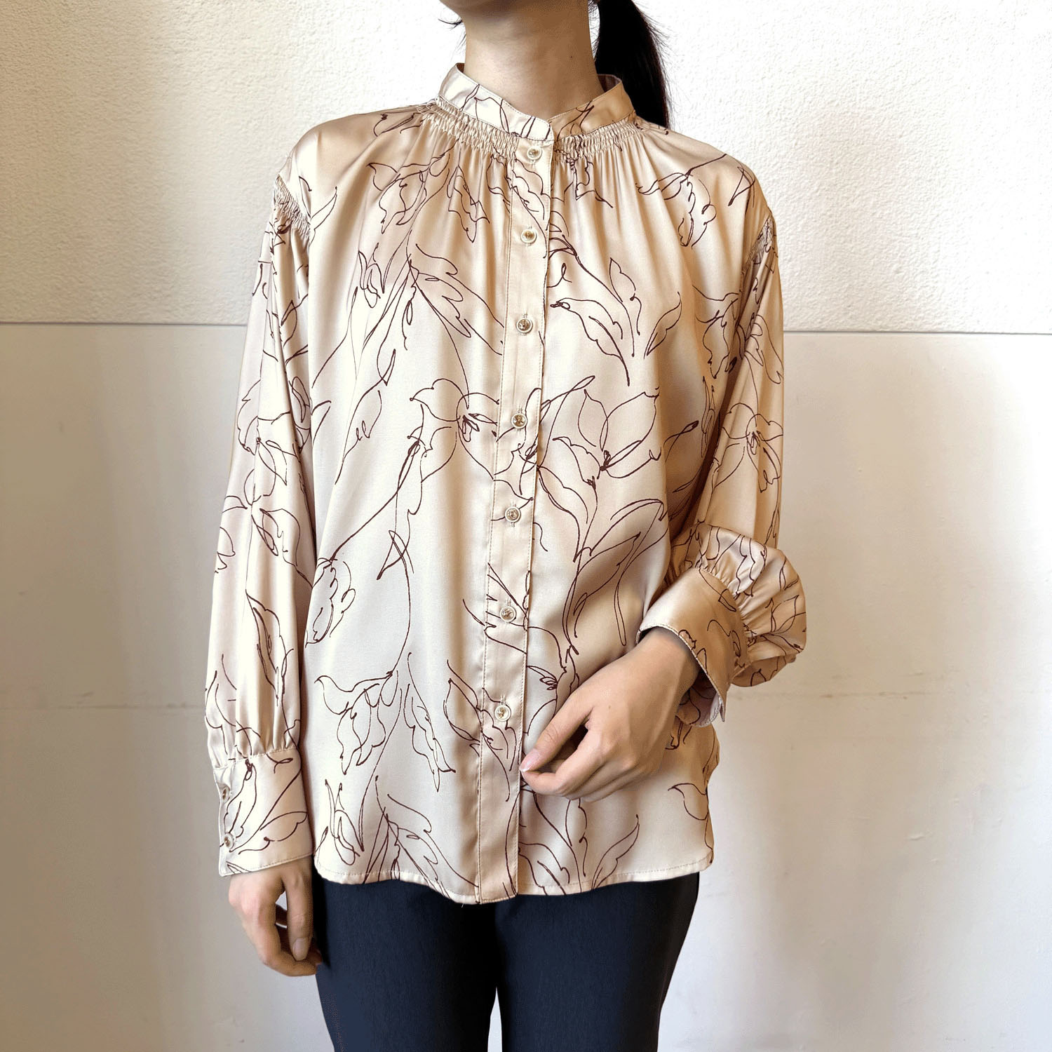 曲線柄プリントブラウス - 画像1