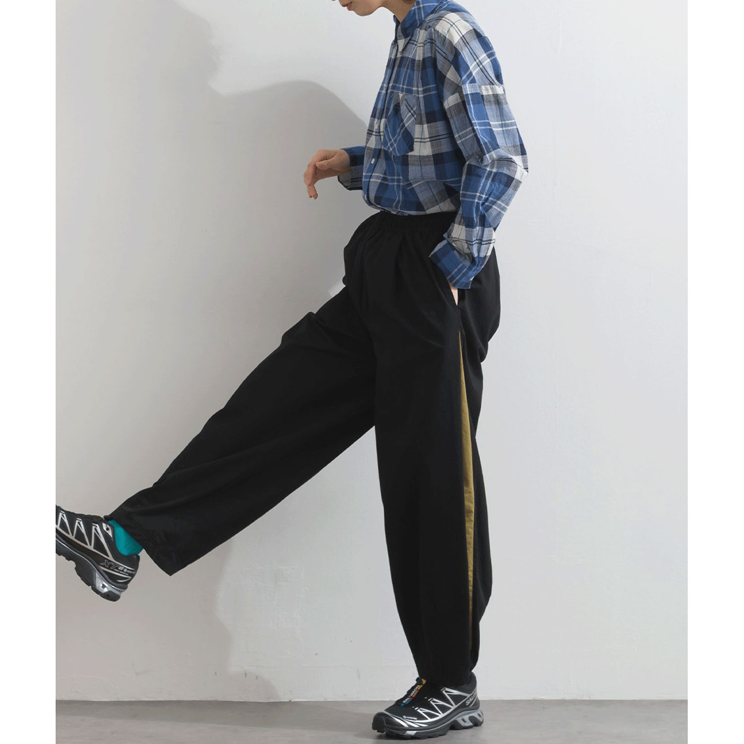 【ETONET限定】 iriey 脇タックコクーンパンツ - 画像4