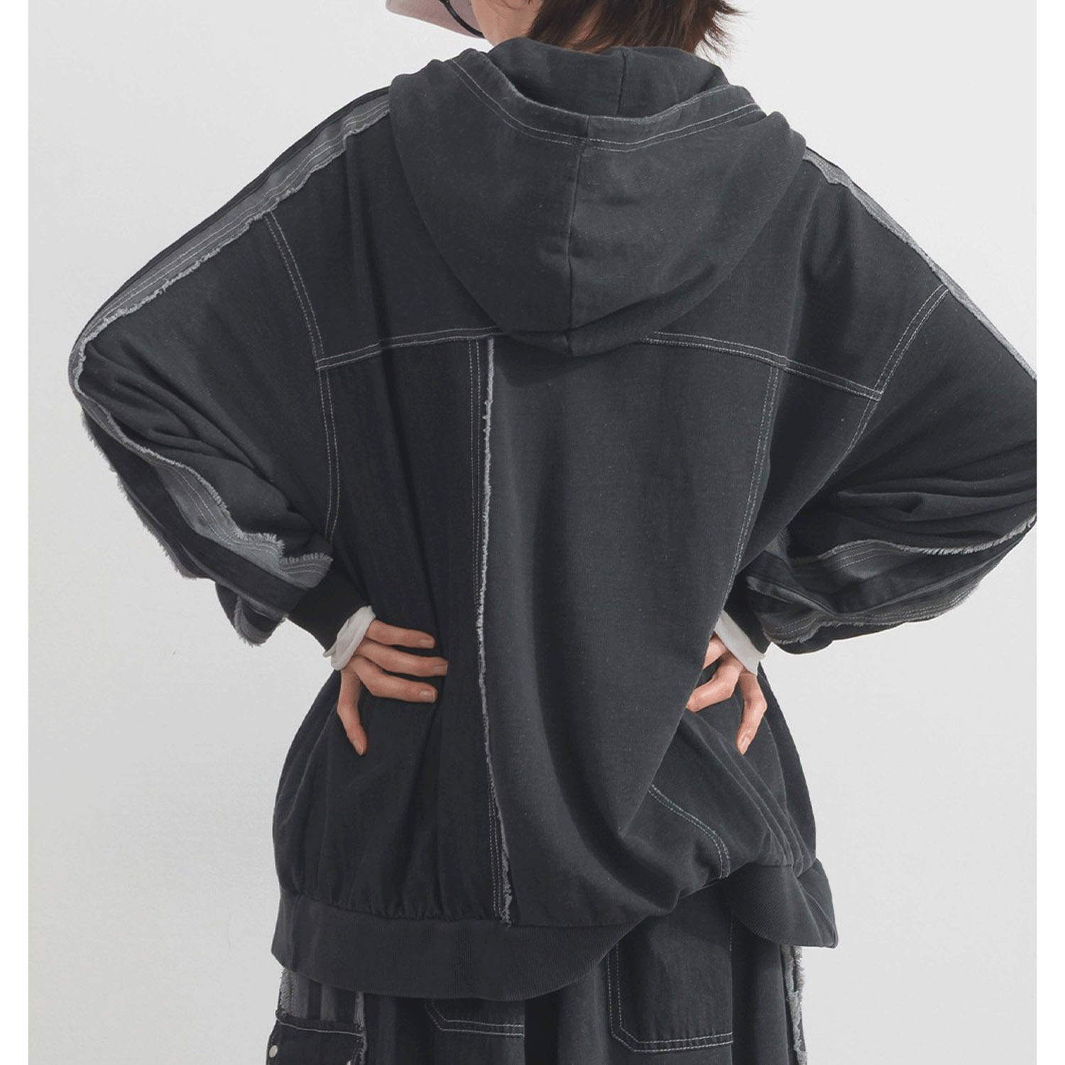 【ETONET限定】 iriey  裏毛インディゴ染めZIPパーカー - 画像7