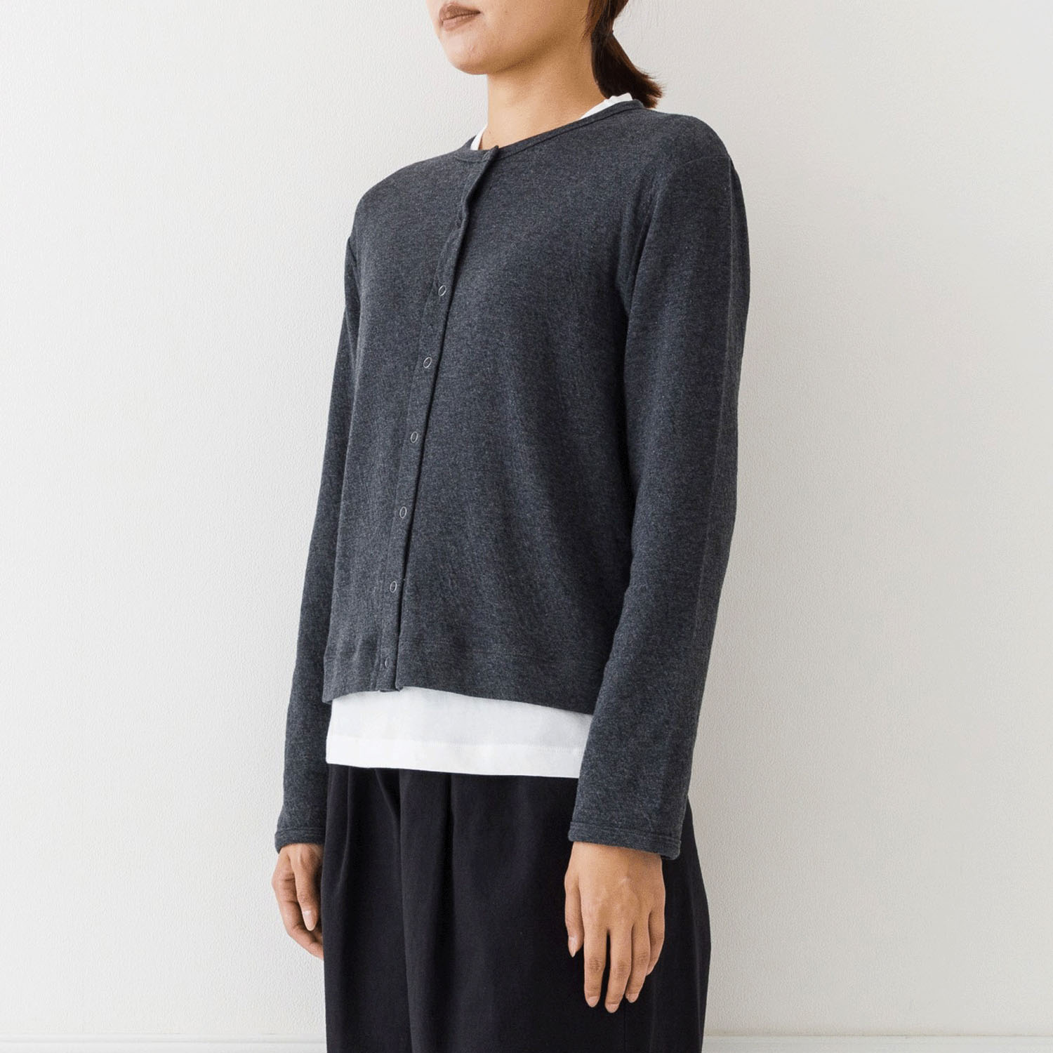 【お取り寄せ】kermu コットン接結天竺クルーネックカーディガン - 画像4