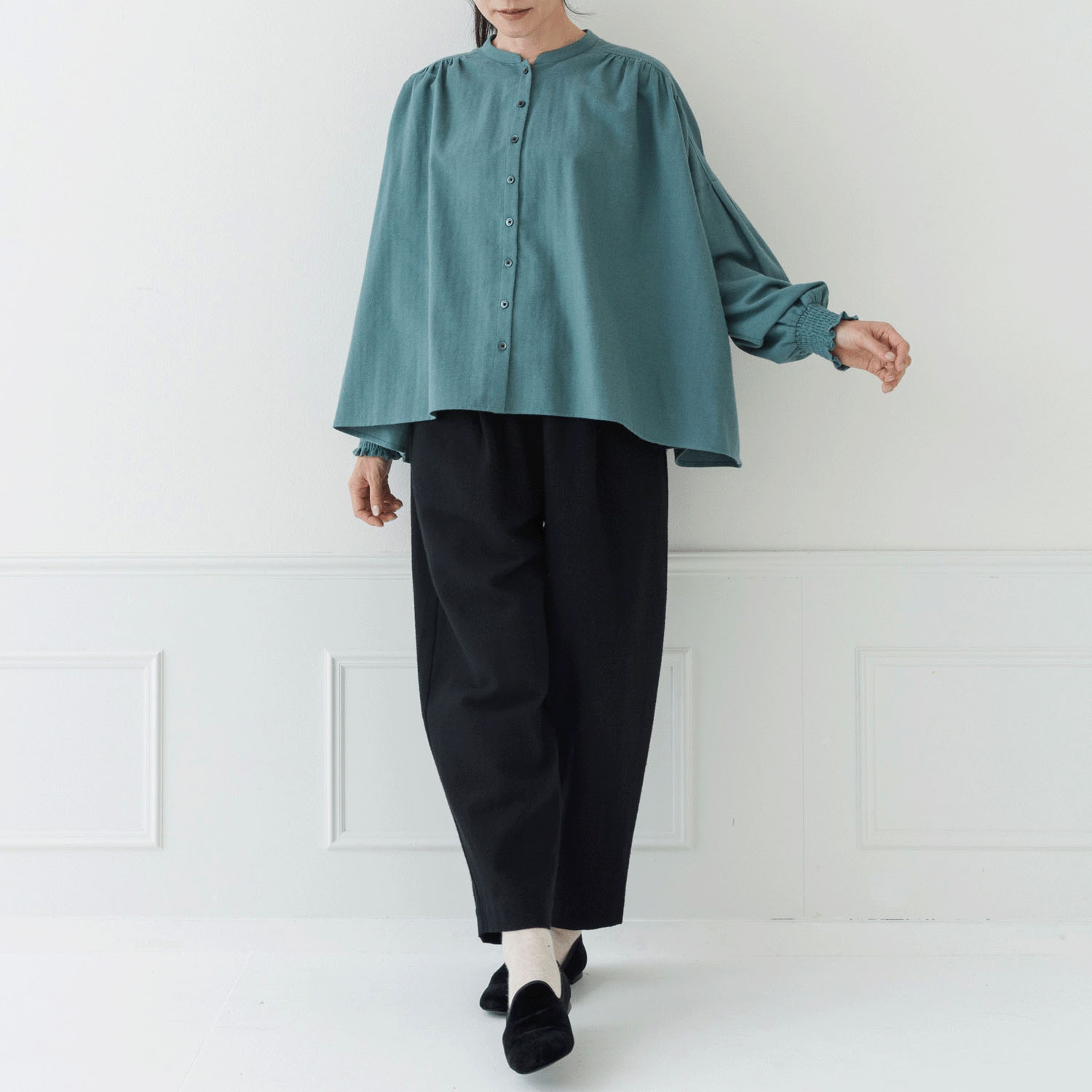 【お取り寄せ】Crea delice 袖口シャーリングワイドギャザーブラウス - 画像3