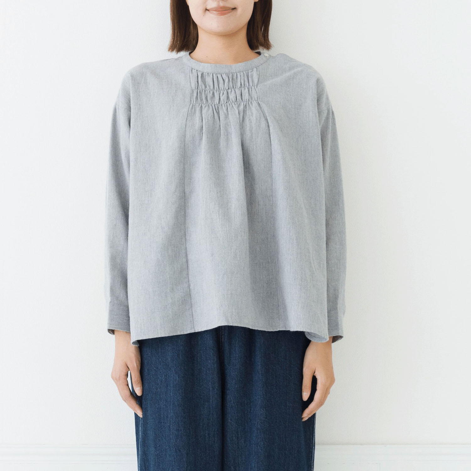 【お取り寄せ】kermu コットンリネン起毛胸シャーリング長袖ブラウス - 画像1