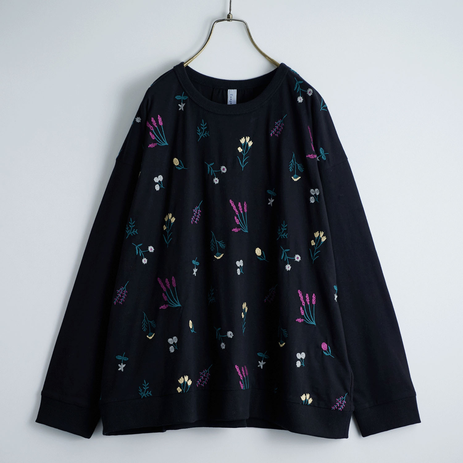 Emago 花刺繍タックプルオーバー - 画像2