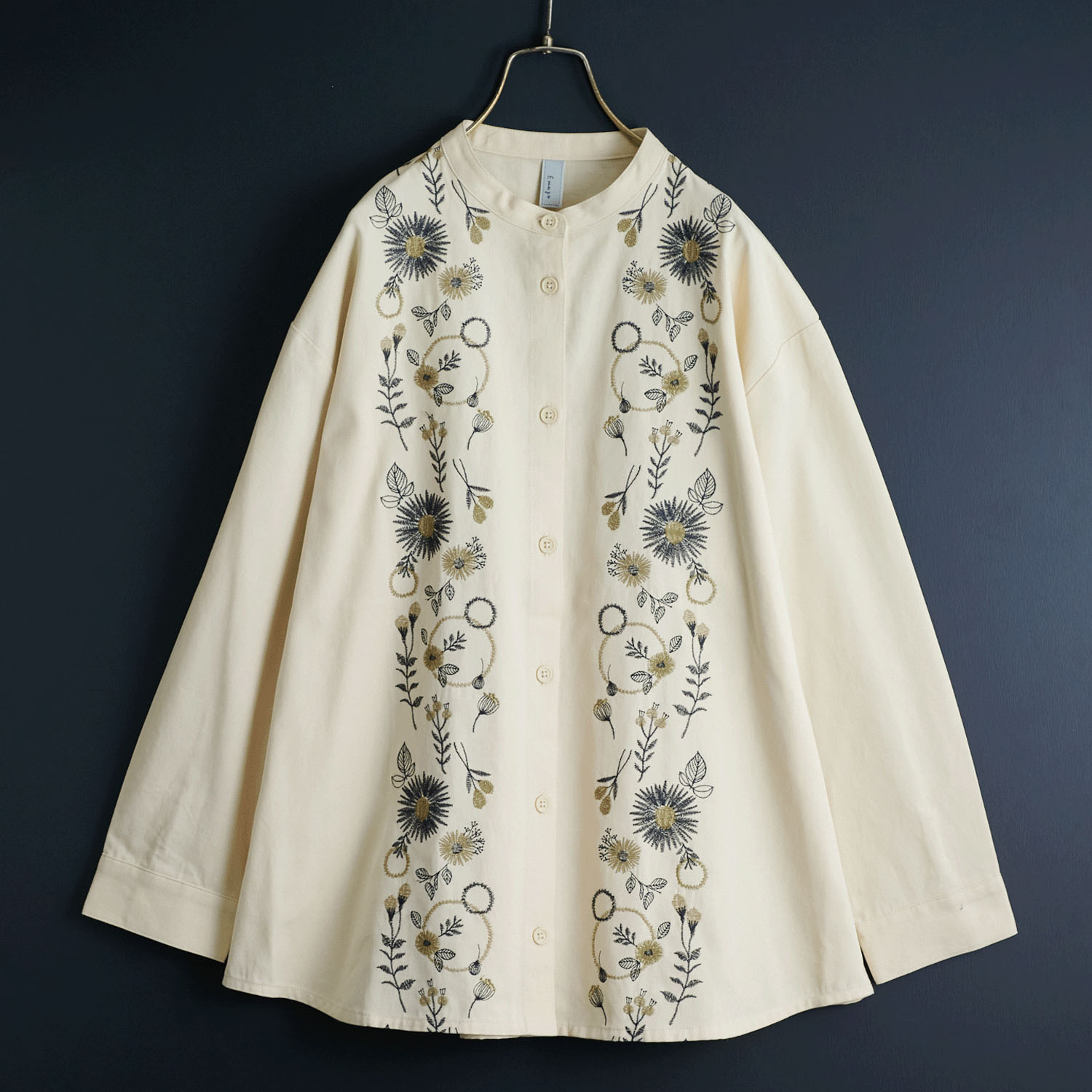 Emago 花パーツ刺繍シャツ - 画像1