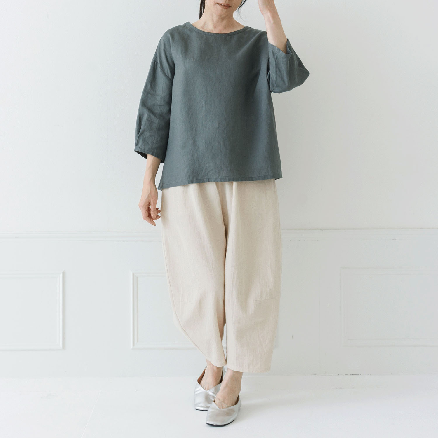 【お取り寄せ】Crea delice リネン袖口タックボリューム7分袖ブラウス - 画像2