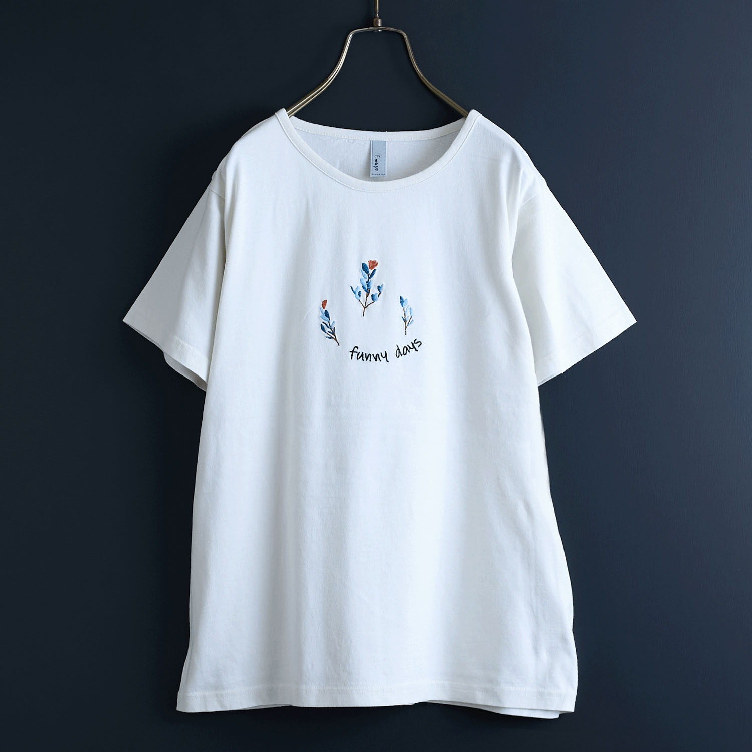 【お取り寄せ】Emago 花刺繍レギュラーTシャツ - 画像2