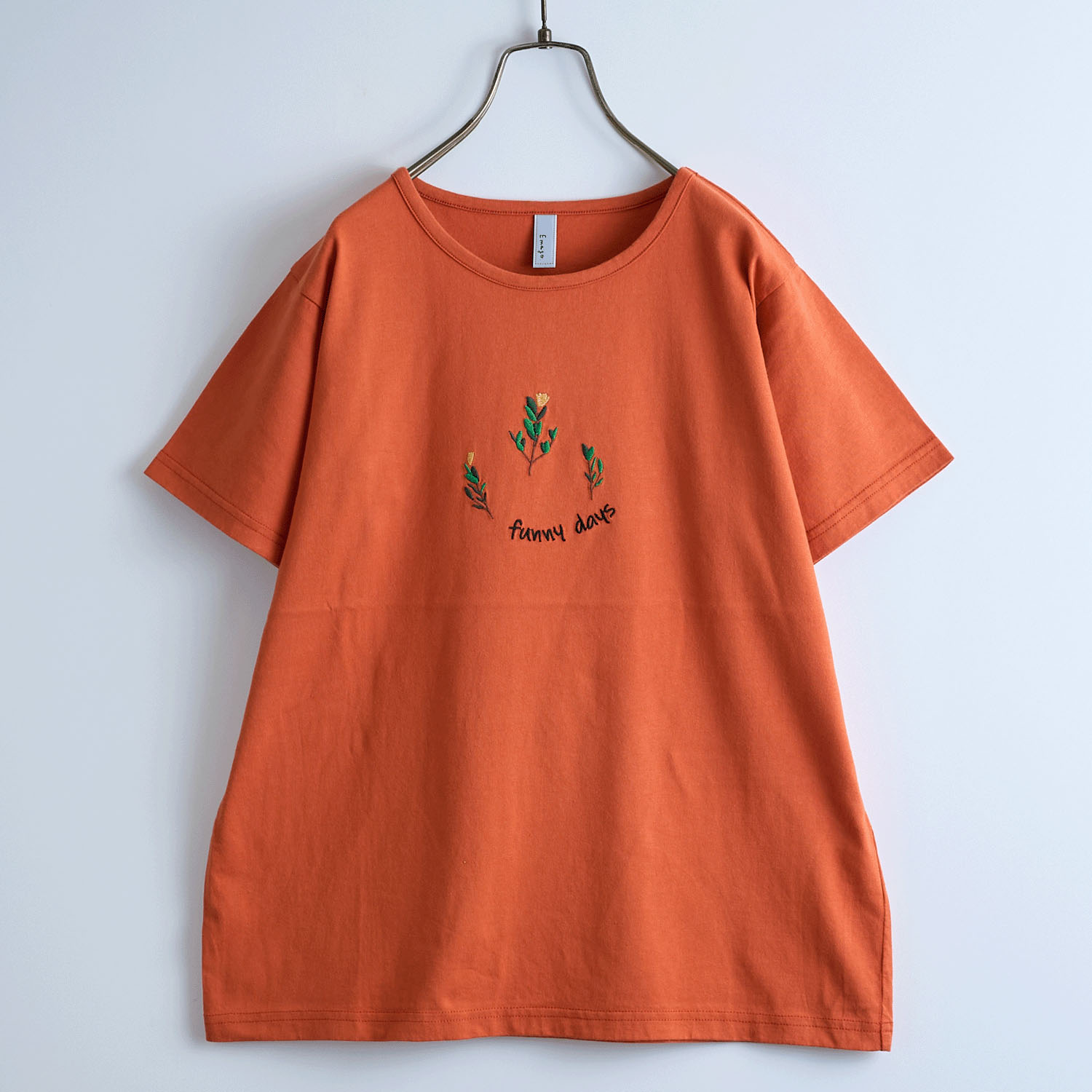 【お取り寄せ】Emago 花刺繍レギュラーTシャツ - 画像4