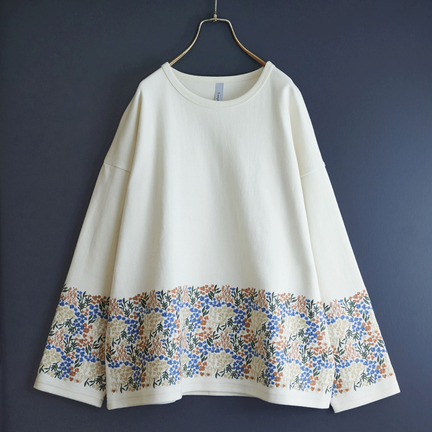Emago 花の丘刺繍プルオーバー - 画像3