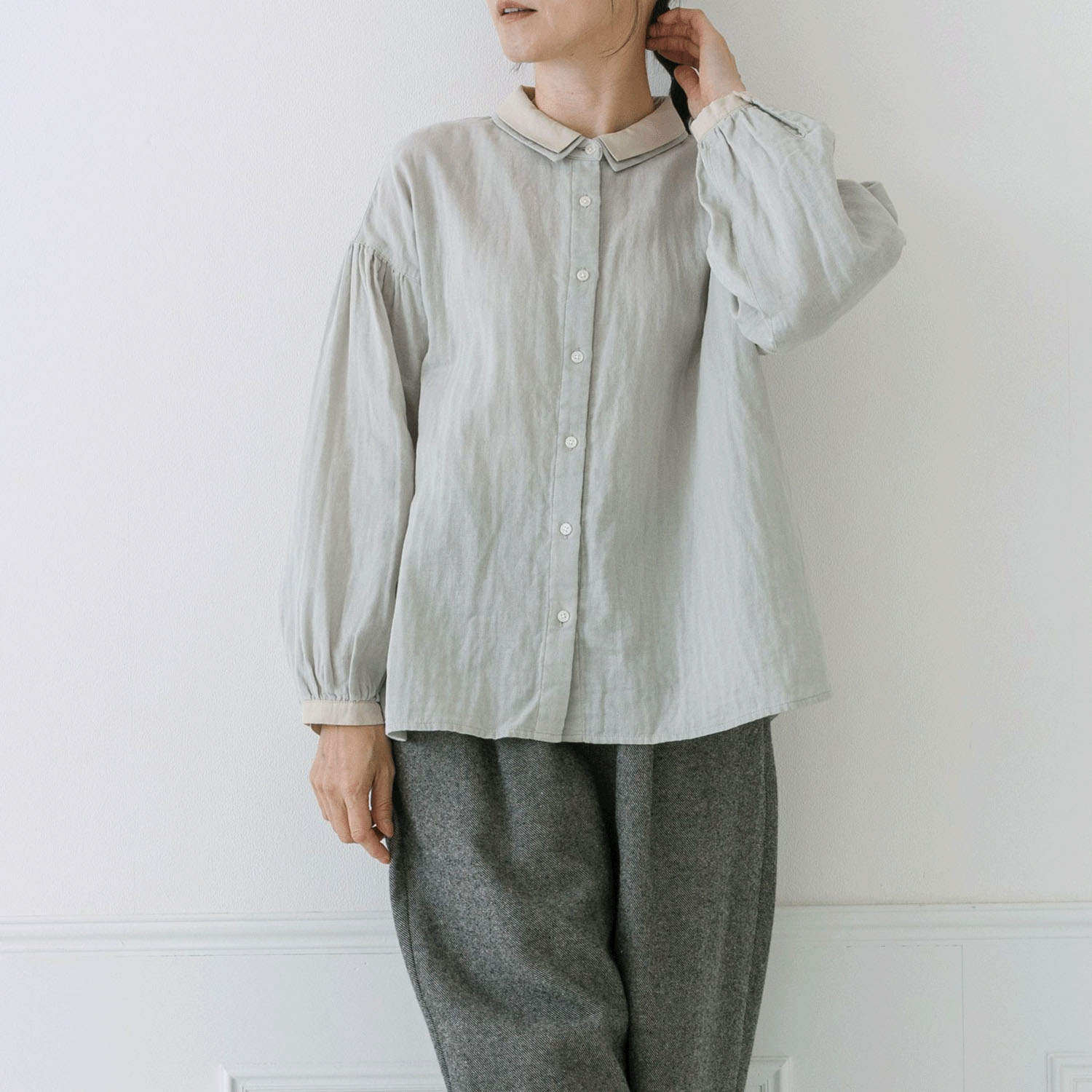 【お取り寄せ】Crea delice コットンWガーゼ2枚襟ボリューム袖ブラウス - 画像1