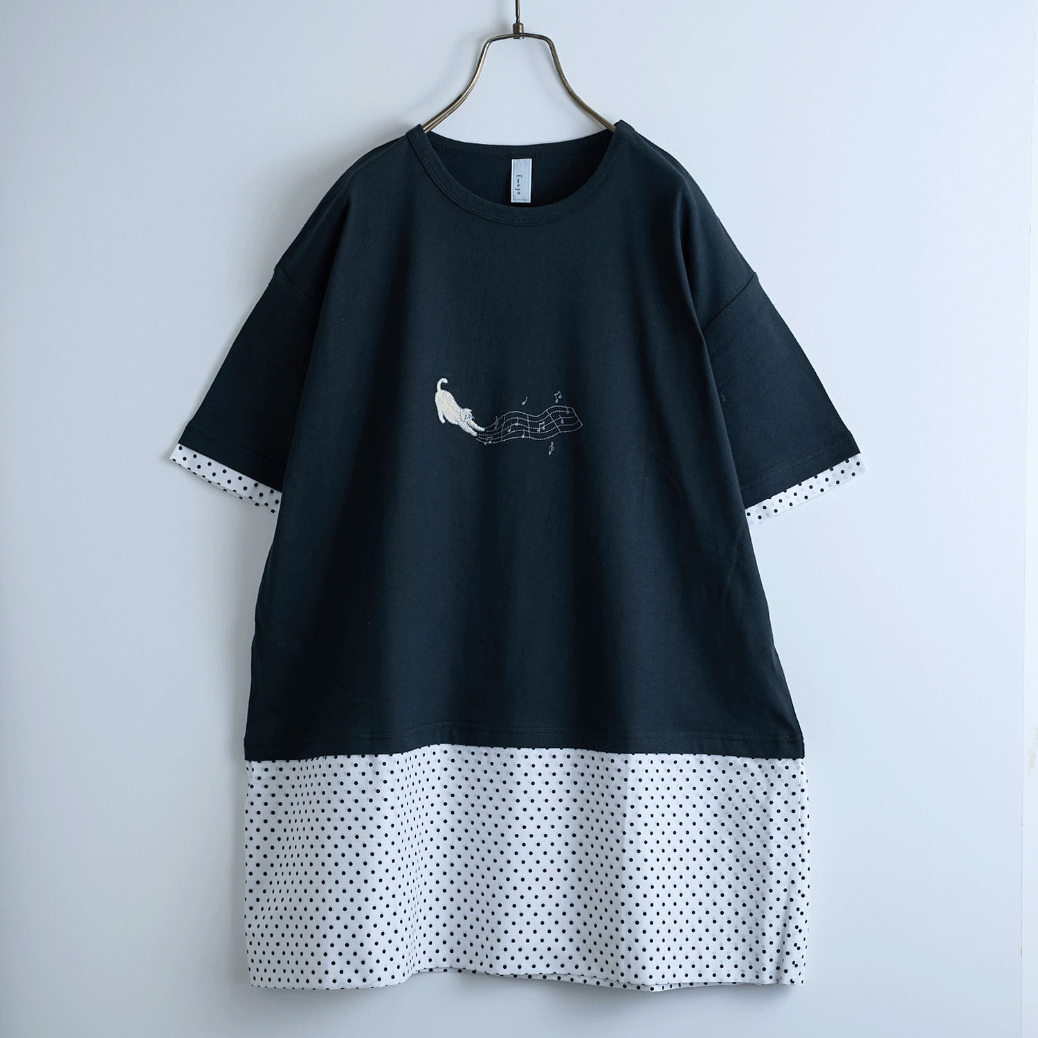 【お取り寄せ】Emago ねこミュージック刺繍チュニック - 画像1