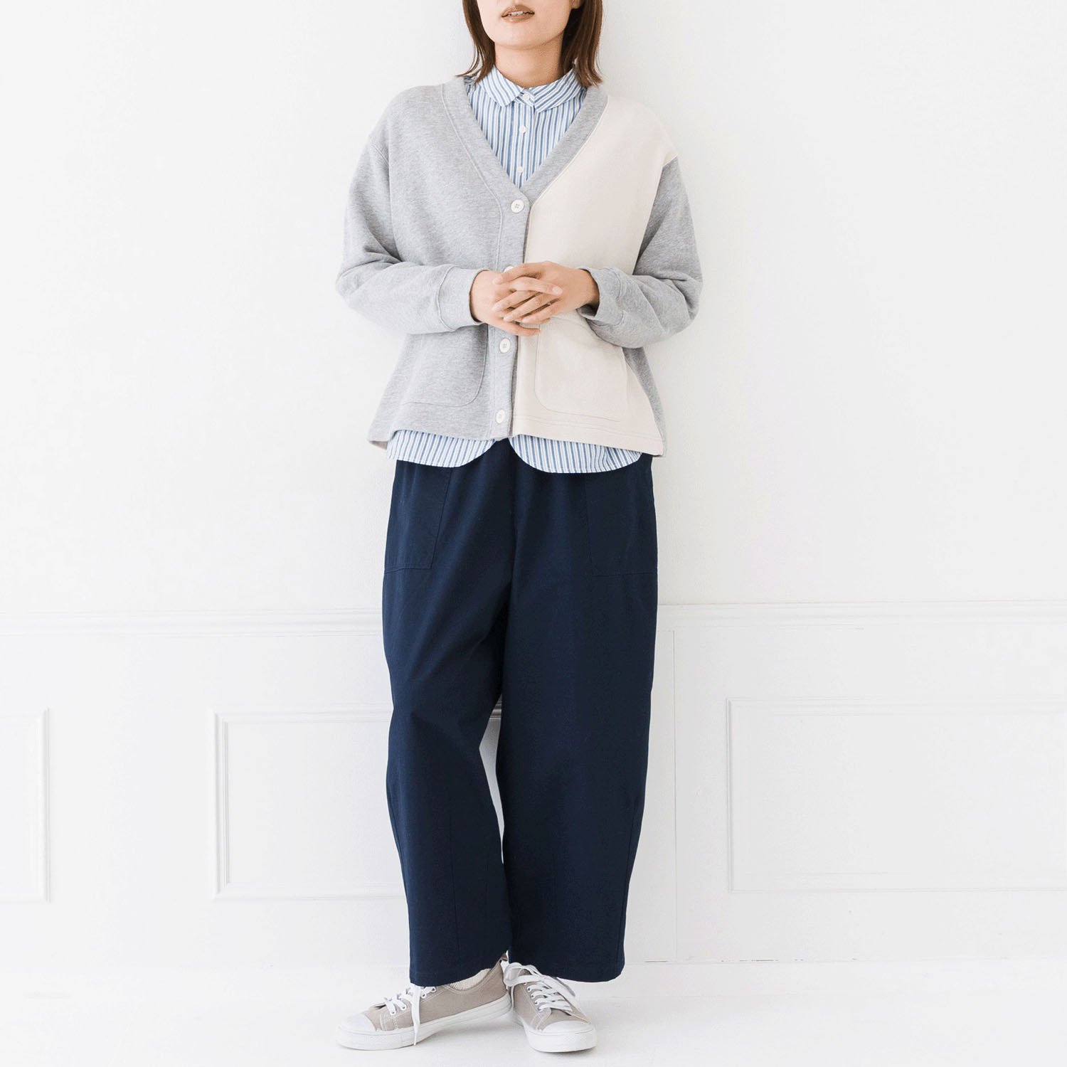 【お取り寄せ】Kermu コットンガーゼ裏毛バイカラーVネックカーディガン - 画像11