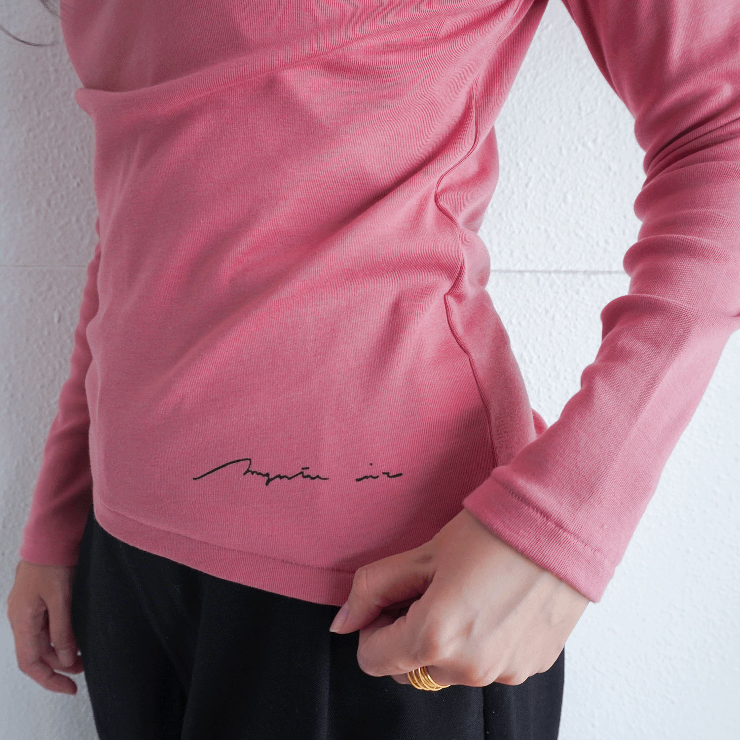 マゼンタ フライス12cmボトルネック長袖 - 画像6