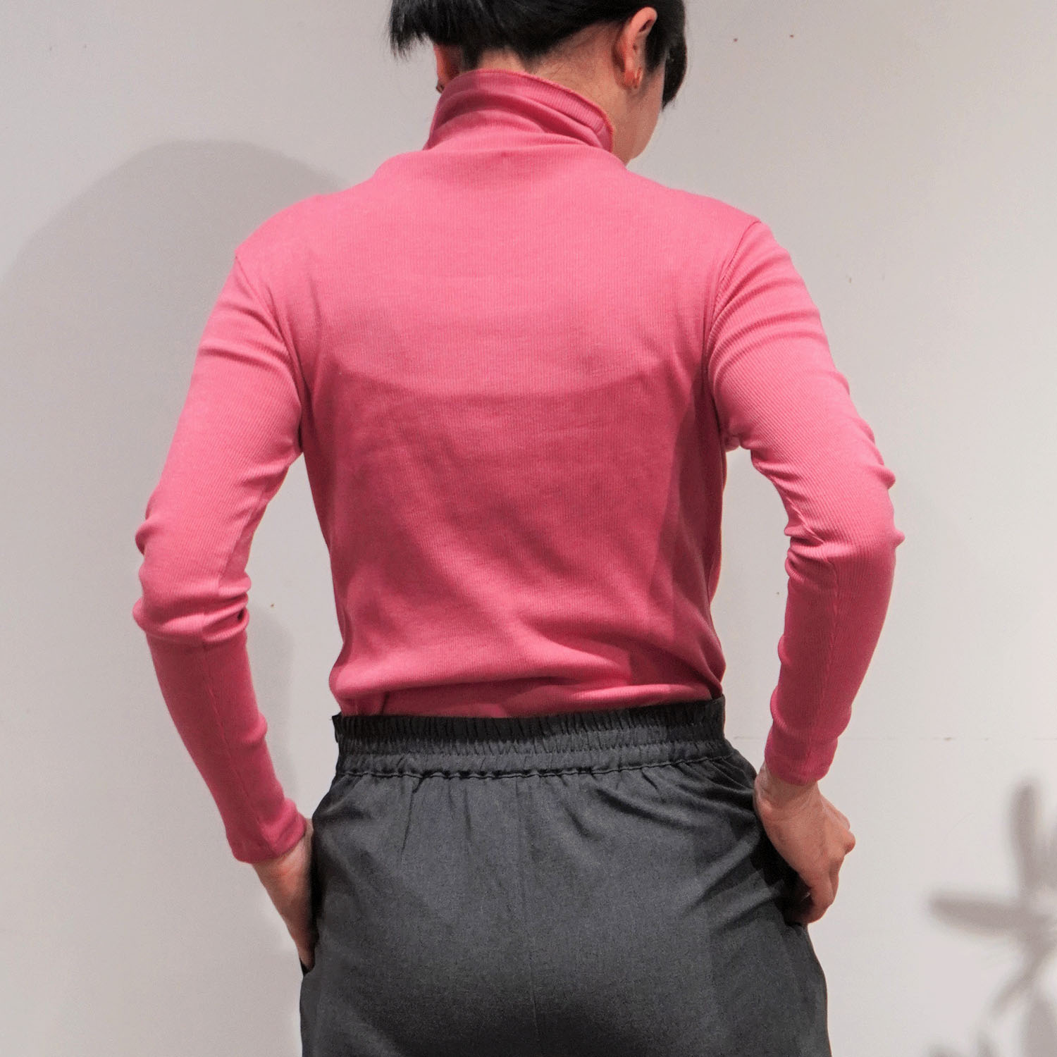 【Insta Live】マゼンタ テレコ12cmボトルネック長袖 - 画像7