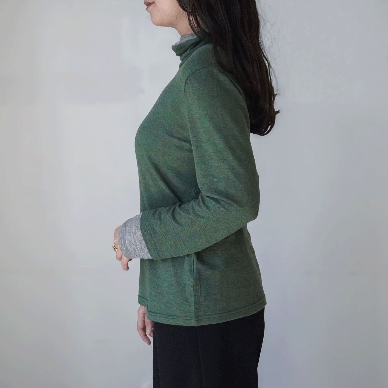 サテンドールひねり配色ハイネックカットソー - 画像22