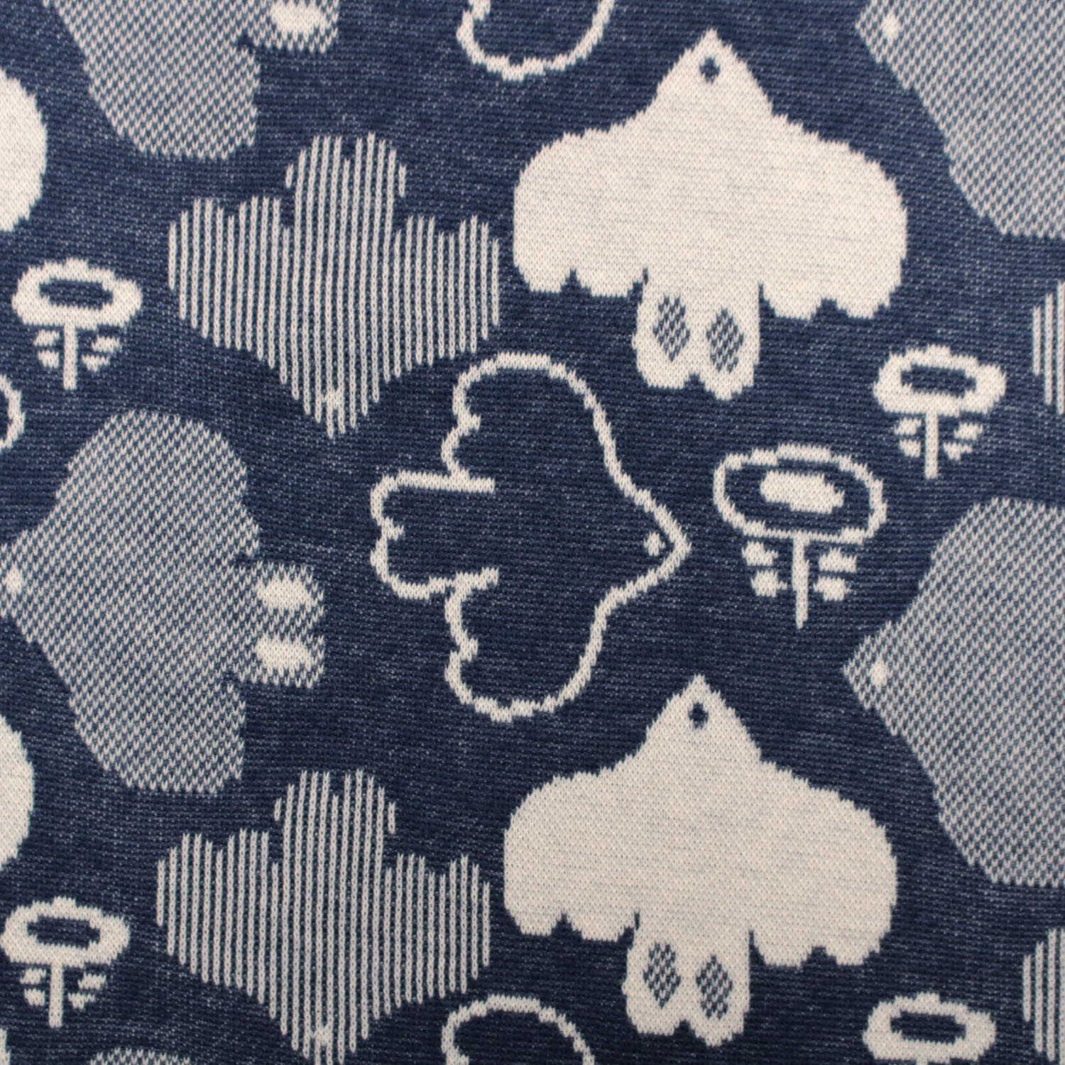 T’BIS STUDIO 長袖バード柄ダブルジャカード起毛ハイネックカットソー - 画像14