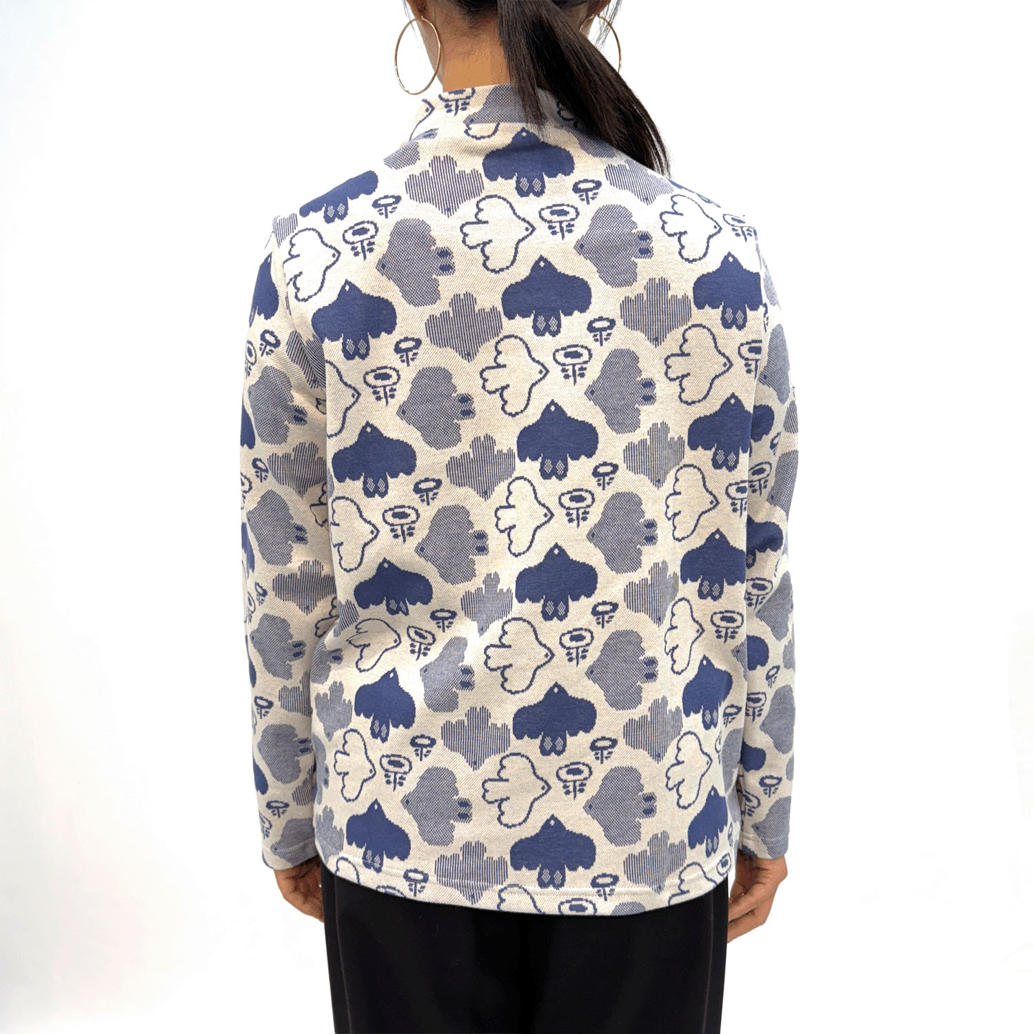 T’BIS STUDIO 長袖バード柄ダブルジャカード起毛ハイネックカットソー - 画像10