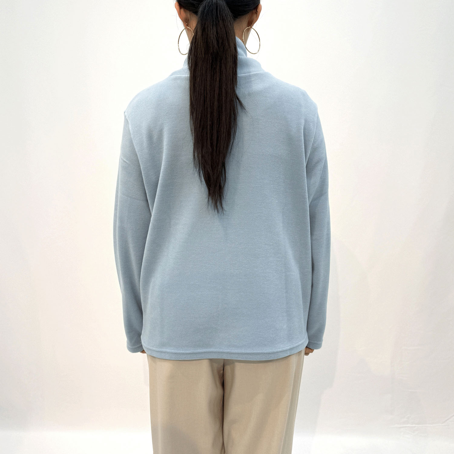 T’BIS STUDIO 起毛フレア鹿の子スムース小花柄オフタートルプルオーバー - 画像2