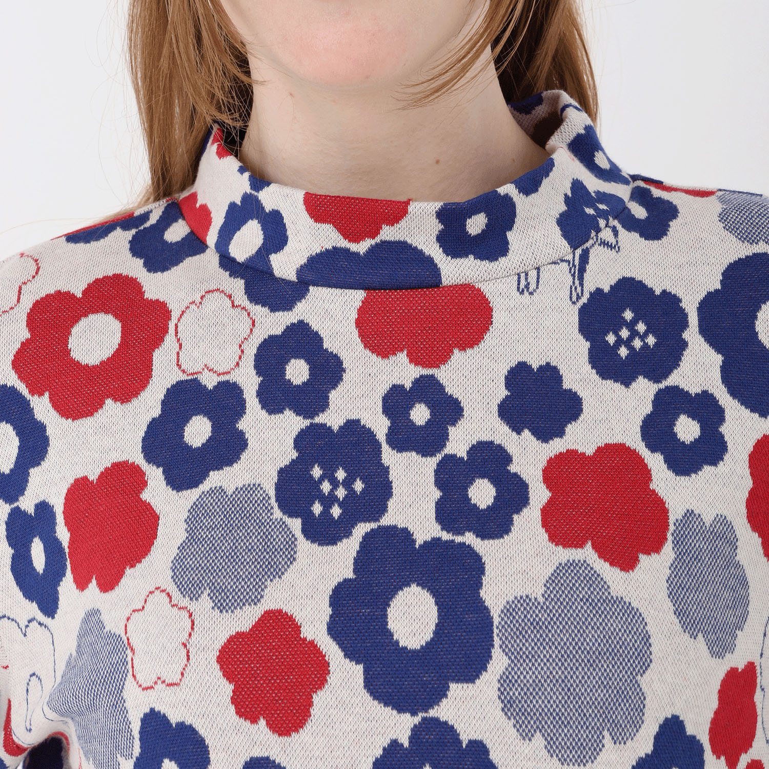 T’BIS STUDIO 長袖花イヌ柄Wジャカードハイネックカットソー - 画像2