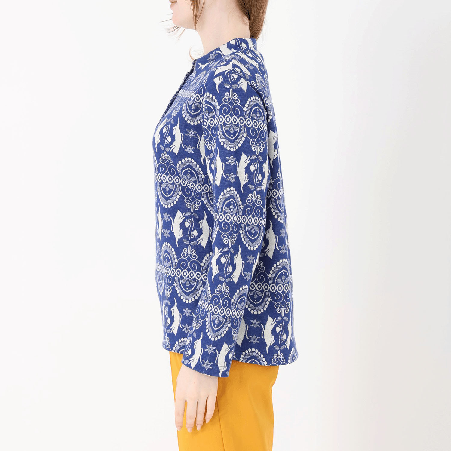 T’BIS STUDIO 長袖ネコダンス柄Wジャカードスタンドネックプルオーバー - 画像9