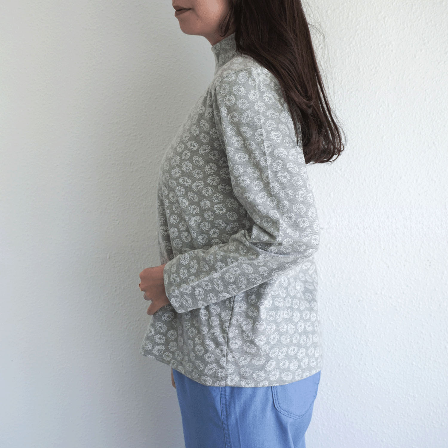 T’BIS STUDIO 長袖花猫総プリントトハイネックTシャツ - 画像6