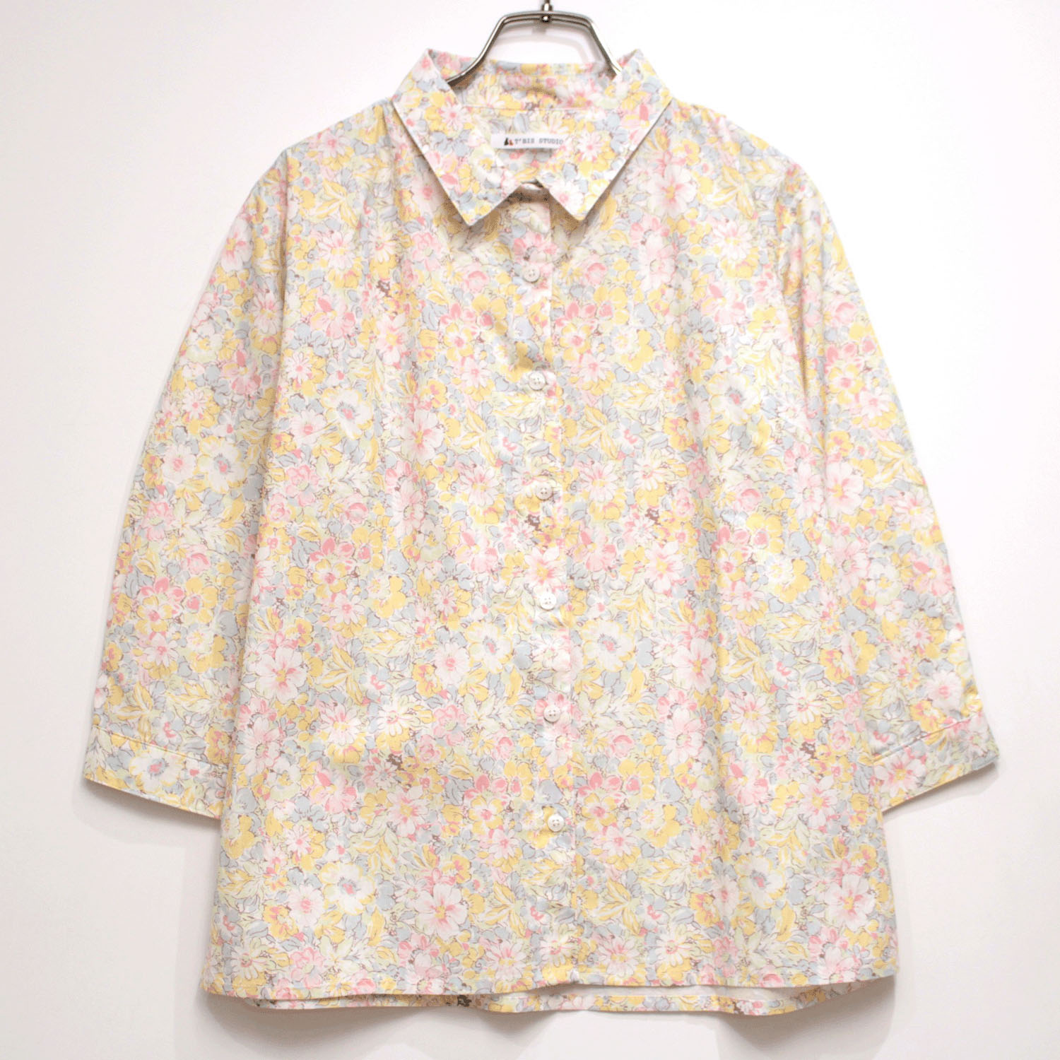 T’BIS STUDIO 7分袖水彩花柄シャツ - 画像1