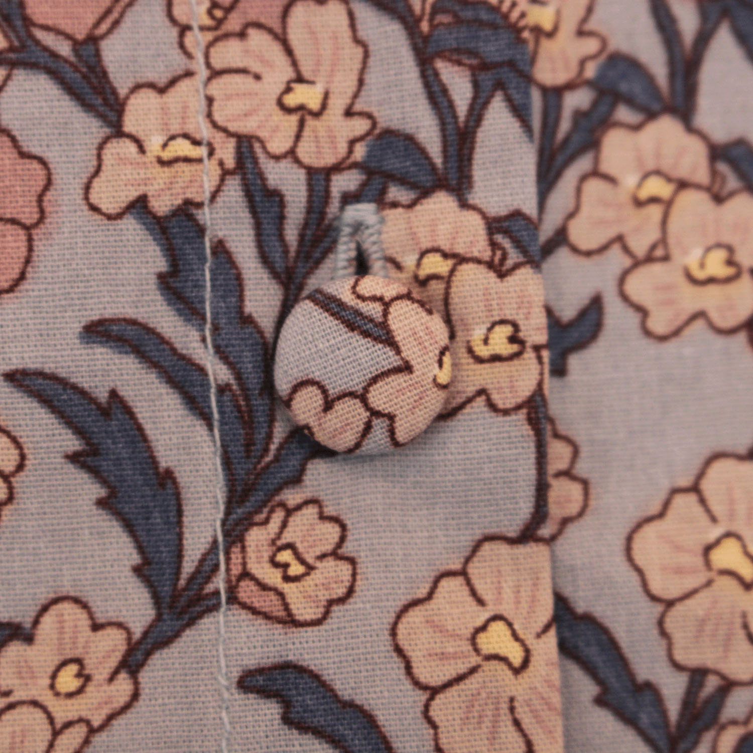 T’BIS STUDIO 7分袖ボタニカル柄ラウンドネックシャツ - 画像6