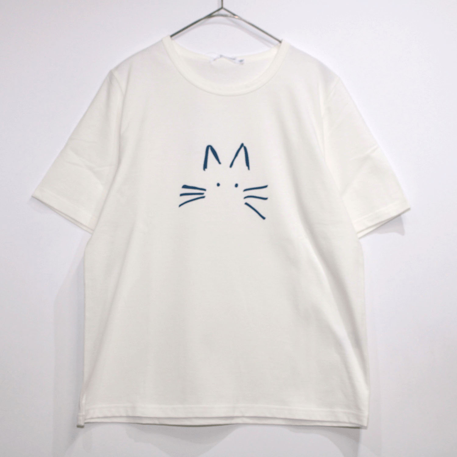 T’BIS STUDIO ネコプリントUVカット冷感クルーネック半袖カットソー - 画像1