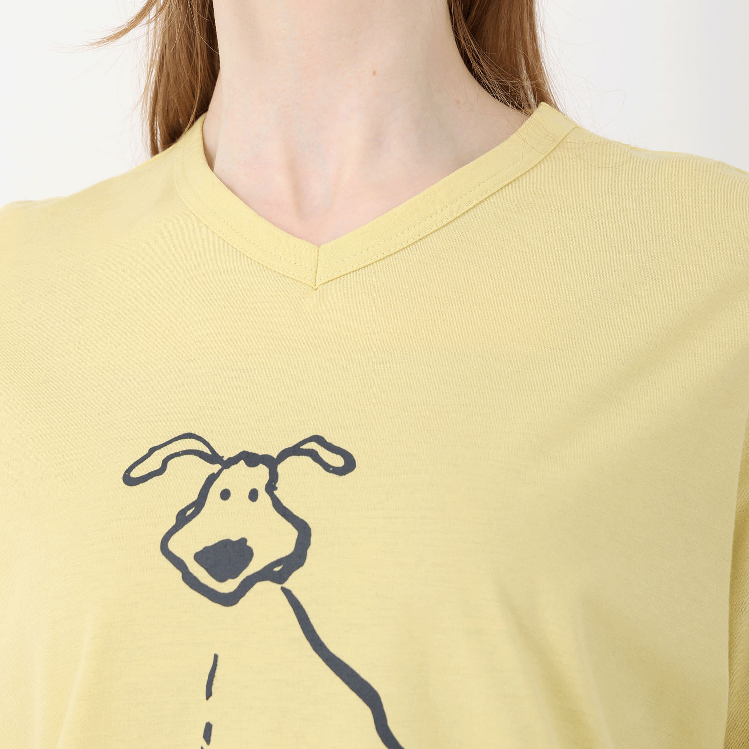 T’BIS STUDIO 冷感ワンちゃんセンタープリントVネック半袖カットソー - 画像5