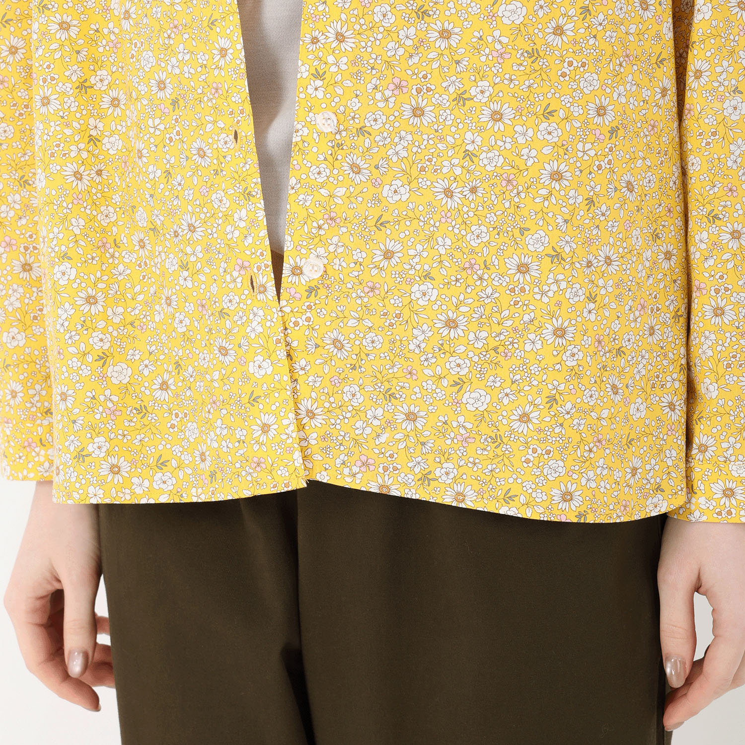 T’BIS STUDIO 長袖縁取り花プリントシャツ - 画像8