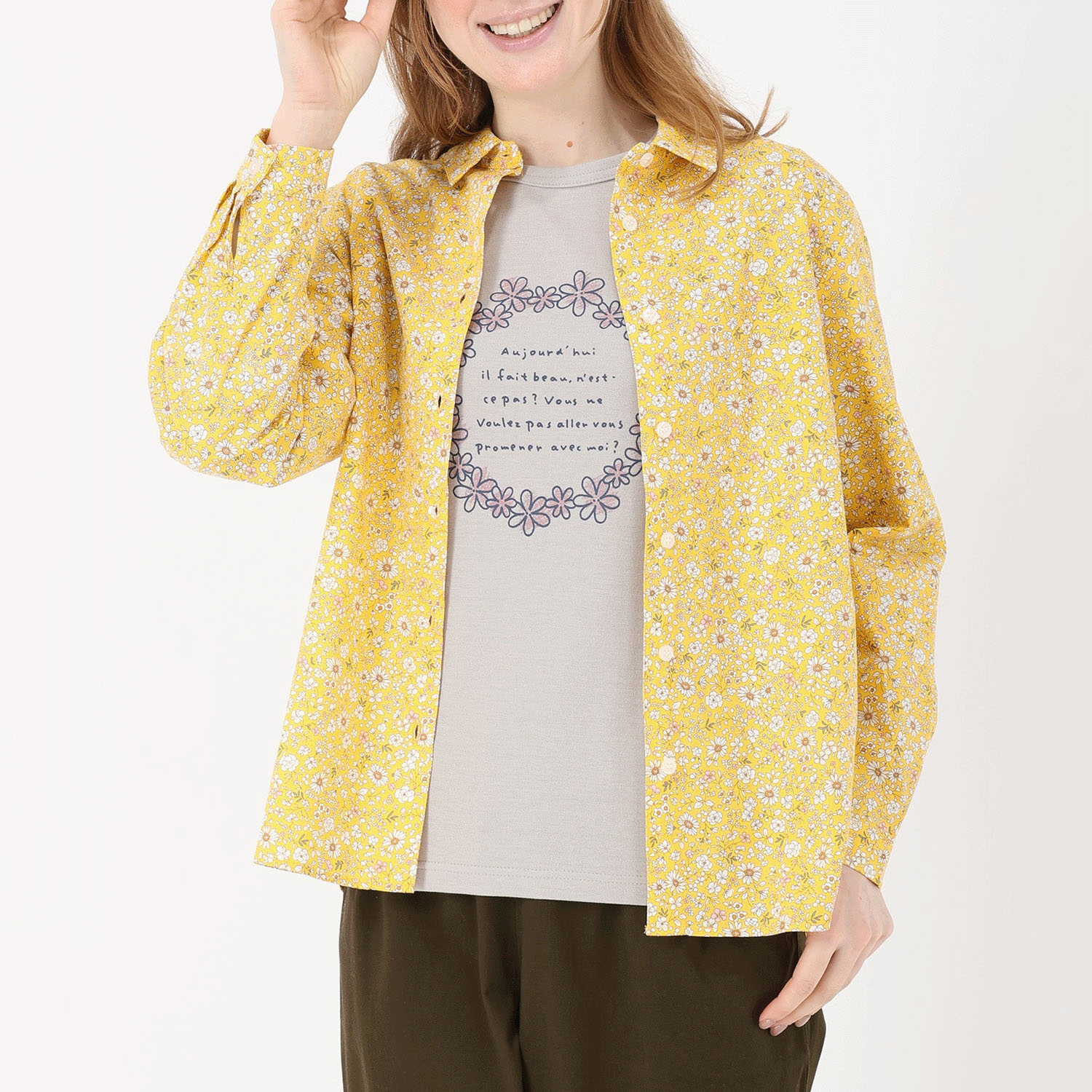 T’BIS STUDIO 長袖縁取り花プリントシャツ