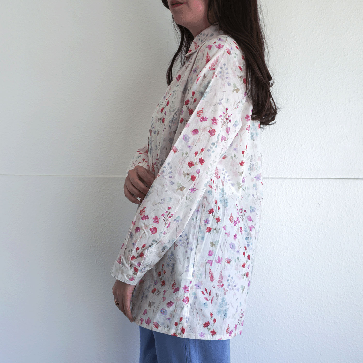 T’BIS STUDIO 長袖花柄ペイントシャツ - 画像3