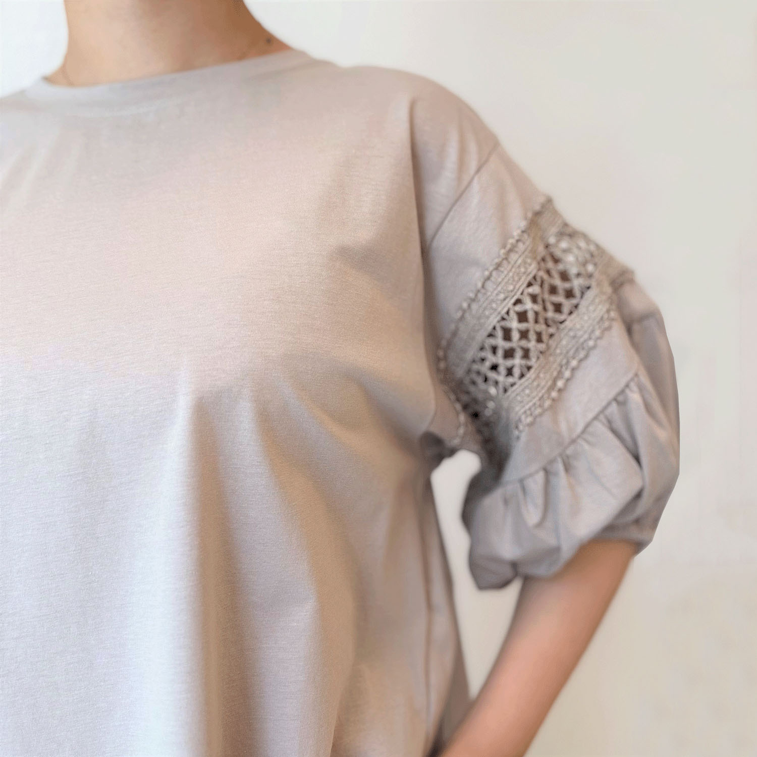 シルケット綿袖レース切替えプルオーバー - 画像6