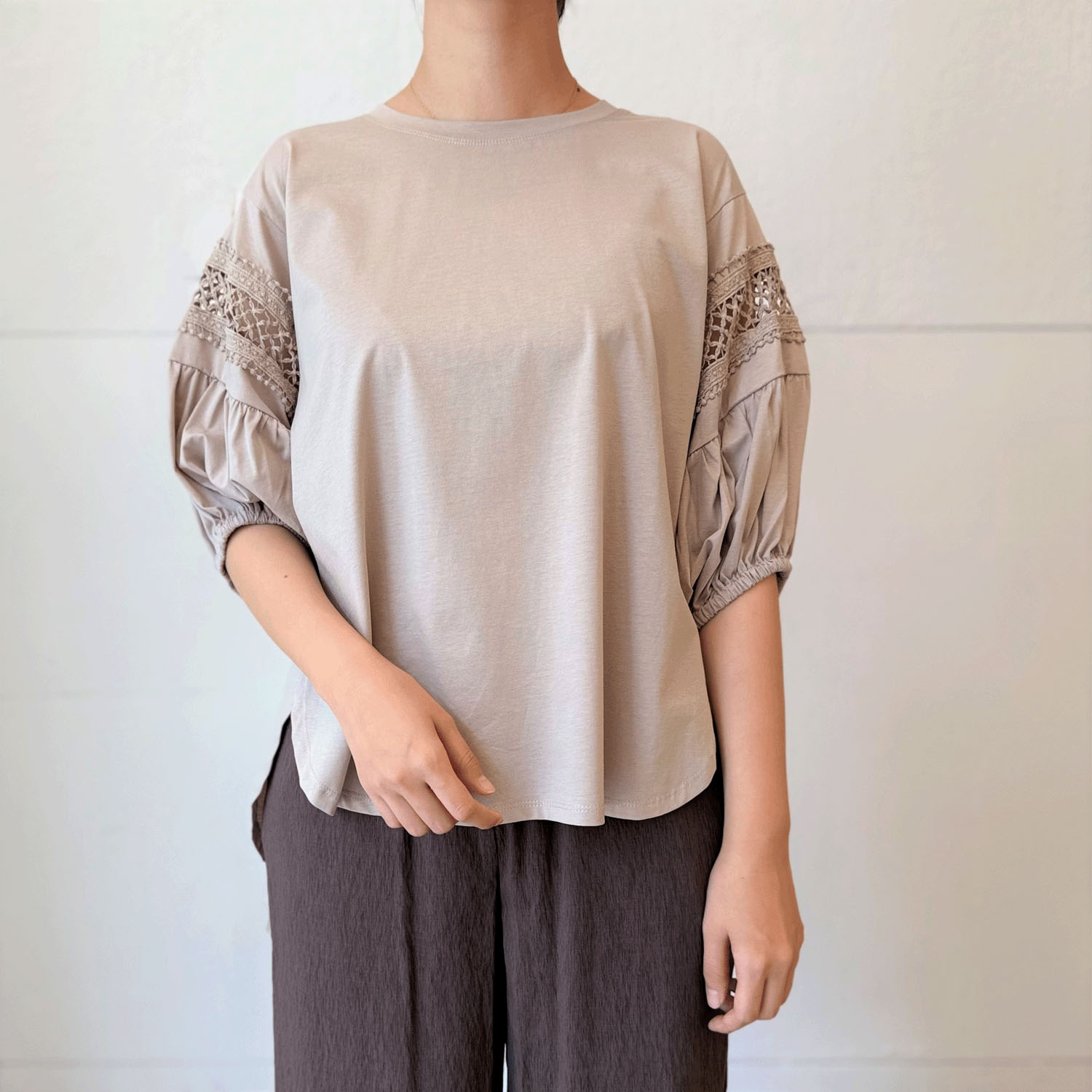 シルケット綿袖レース切替えプルオーバー - 画像1