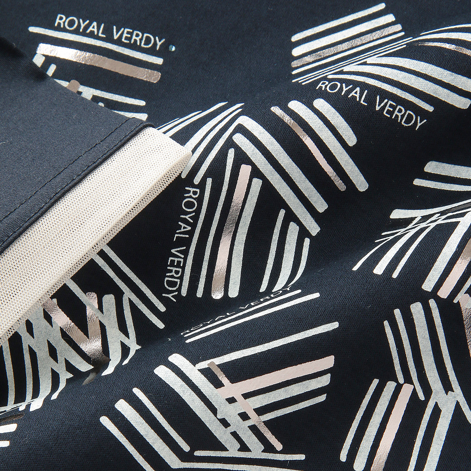 ROYAL VERDY クレリック幾何柄切替プルオーバー - 画像5